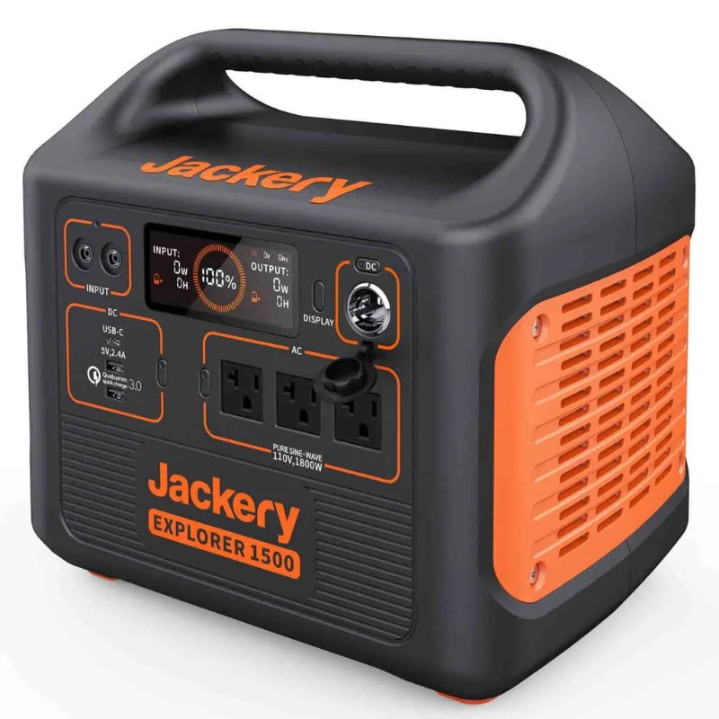 The Jackery Solar Generator 1500 + 2 X SolarSaga 100W