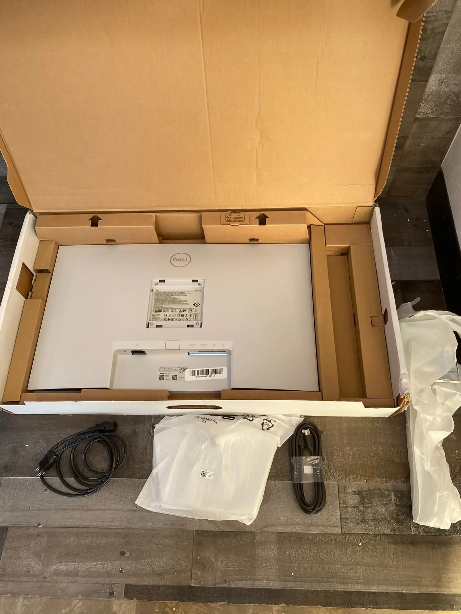 Dell S27220C 27-inch 4K USB-C Monitor - UHD (3840 x2160) Display, 60Hz Refresh Rate, 8MS Grey-to-Grey Response Time (Normal Mode), Built-in Dual 3W Speakers,1.07 Billion Colors Platinum Silver