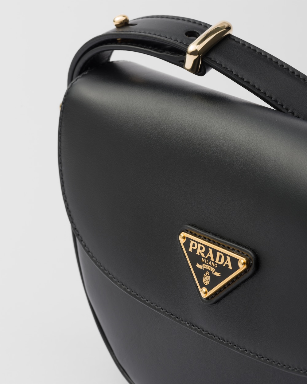 Replicate Prada Arqué Leather Shoulder Bag With Flap(1:1 replica)