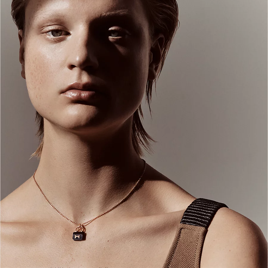 Replicate Amulettes Constance pendant(1:1 replica)