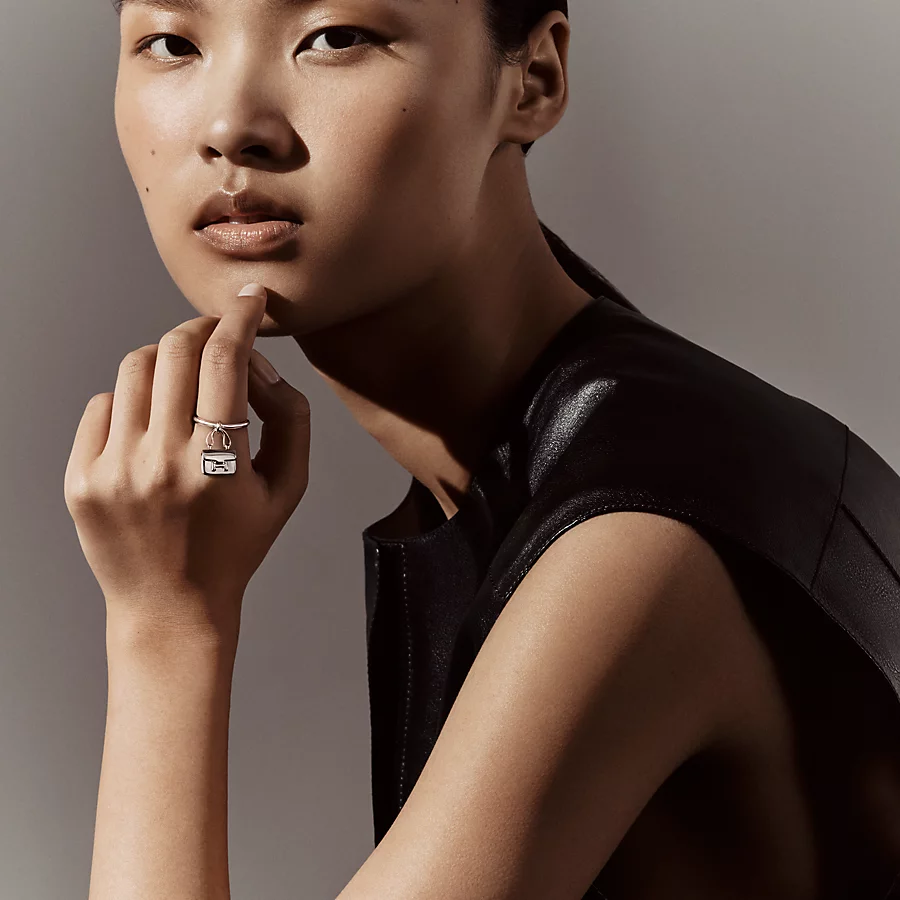 Replicate Amulettes Constance ring(1:1 replica)