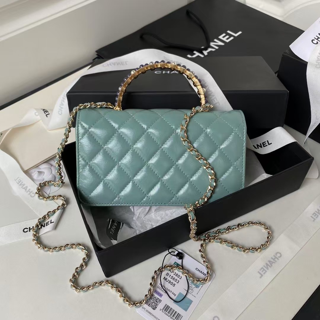 Replicate Chanel 24P AP3803 Shiny Crinkled Lambskin Chain Clutch Pearl Handle Green(1:1 replica)