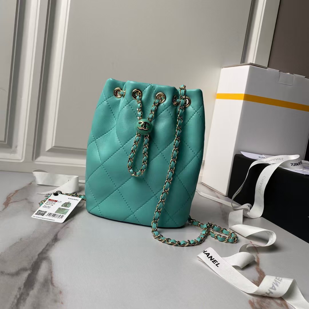 Replicate Chanel 24S AS4810 Medium CC Drawstring Backpack Shiny Lambskin Light Gold Hardware Green(1:1 replica)
