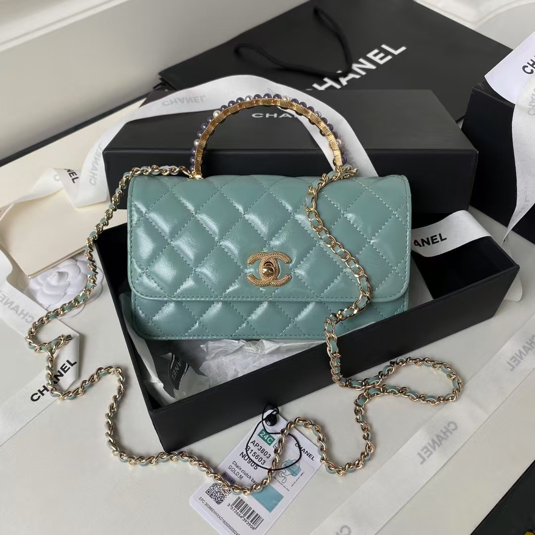 Replicate Chanel 24P AP3803 Shiny Crinkled Lambskin Chain Clutch Pearl Handle Green(1:1 replica)