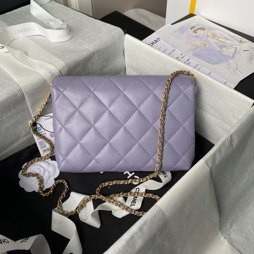 Replicate Chanel AS5011 Flap bag Shiny Lambskin Imitation Pearls   Gold-Tone Metal Light Purple(1:1 replica)