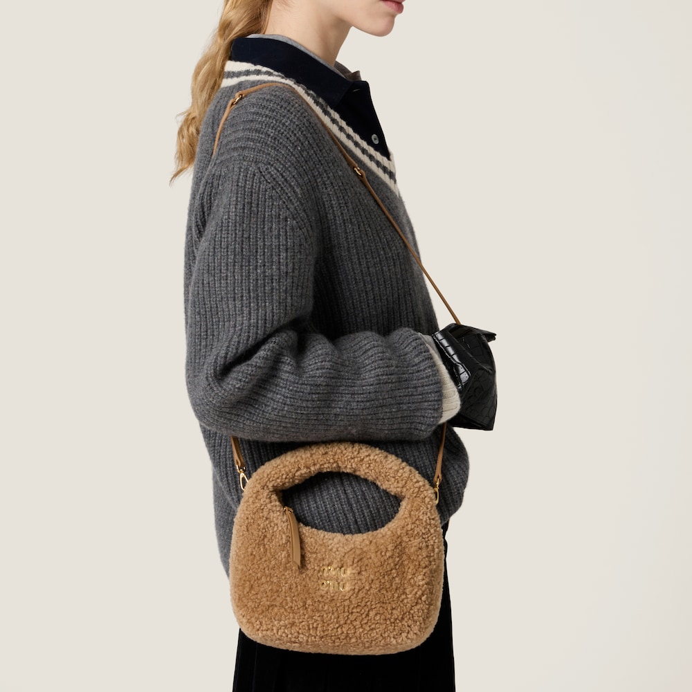 Replicate Wander shearling hobo bag(1:1 replica)