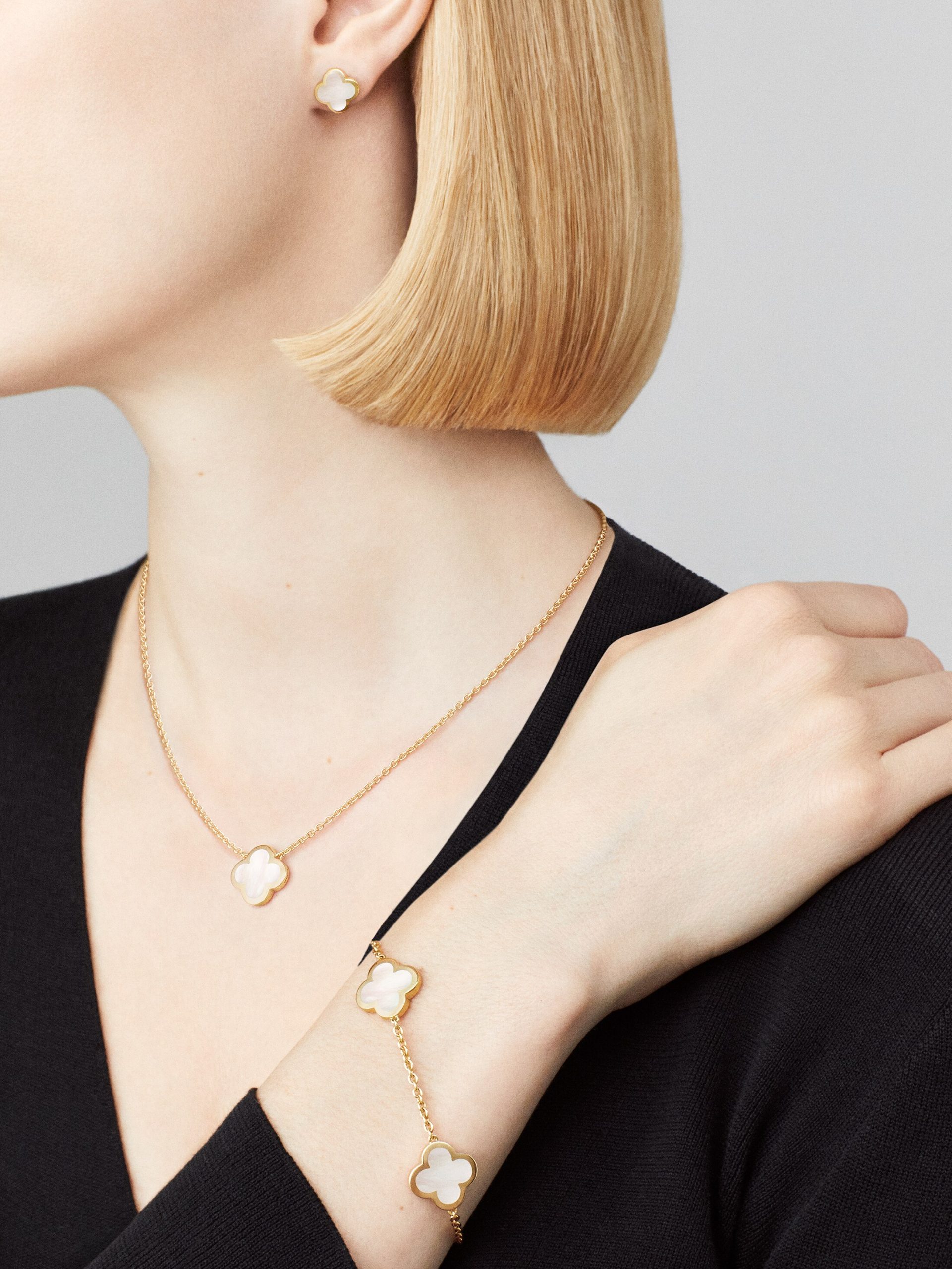 Replicate Pure Alhambra earstuds(1:1 replica)