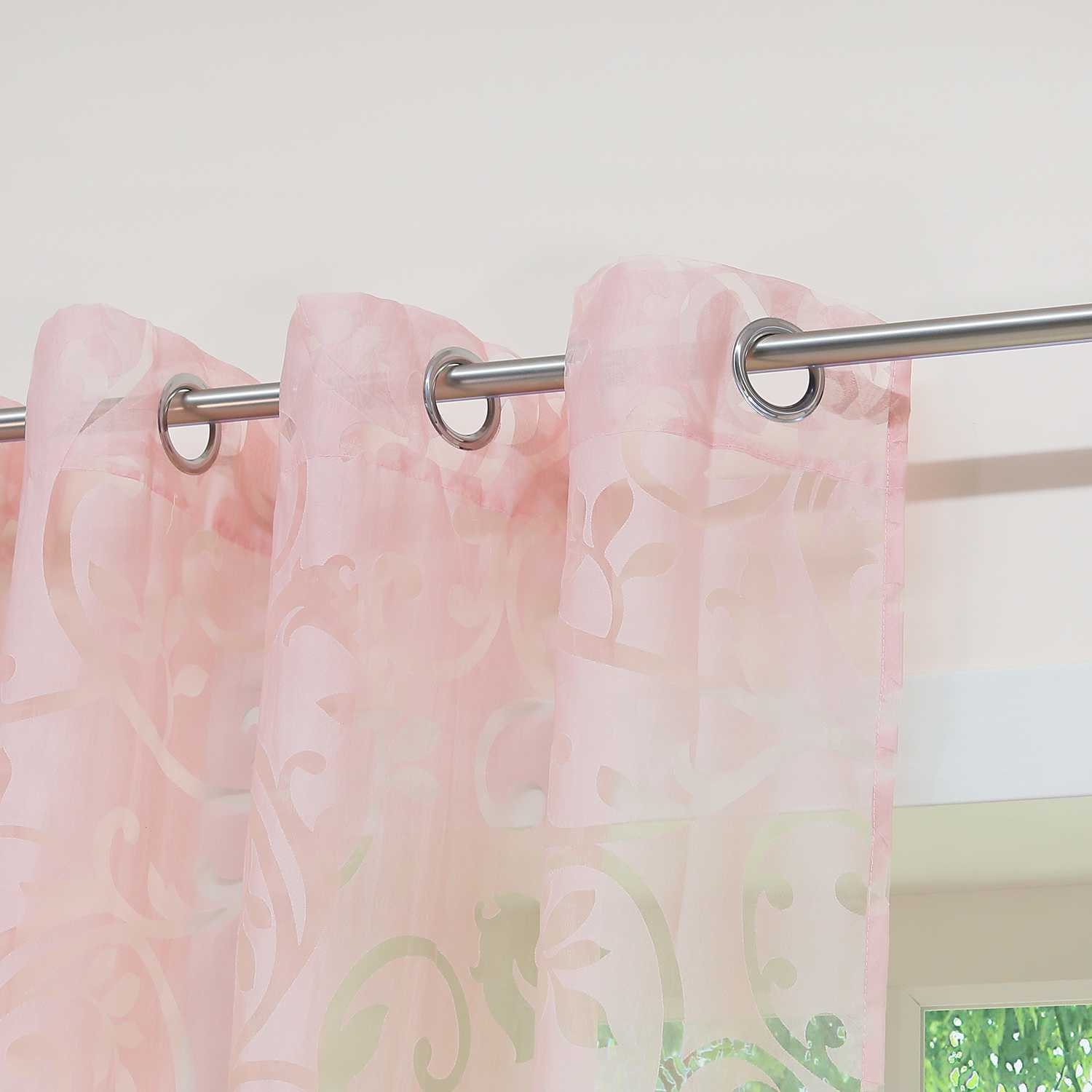 Transparente Vorhang mit Rankenmuster