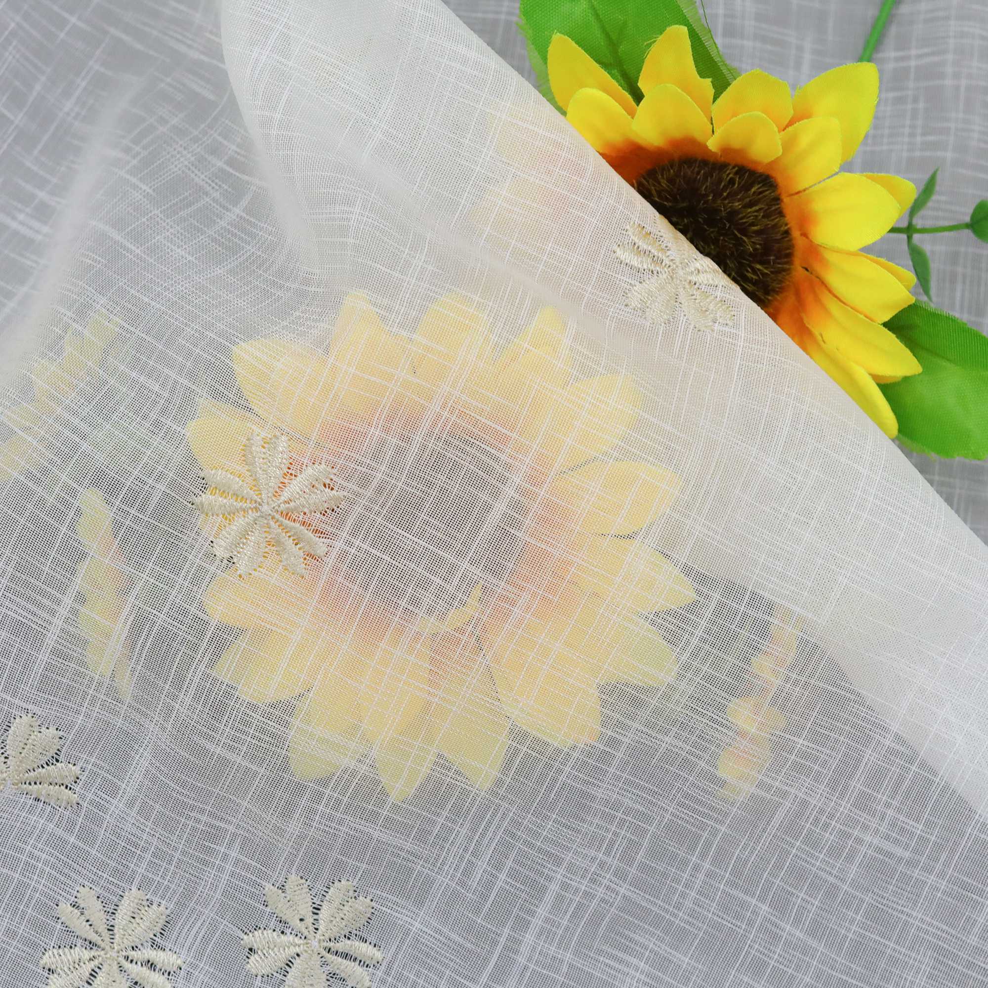 Scheibengardinen mit kleinen Blumenmuster Stickerei im Landhausstil