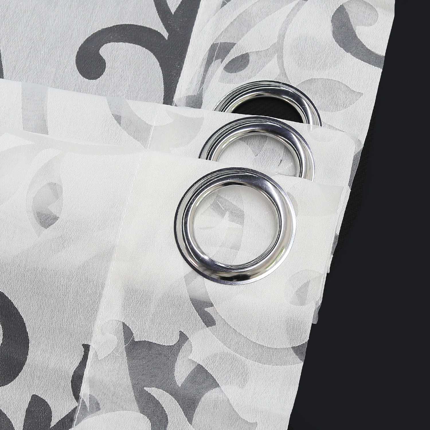 Transparente Vorhang mit Rankenmuster