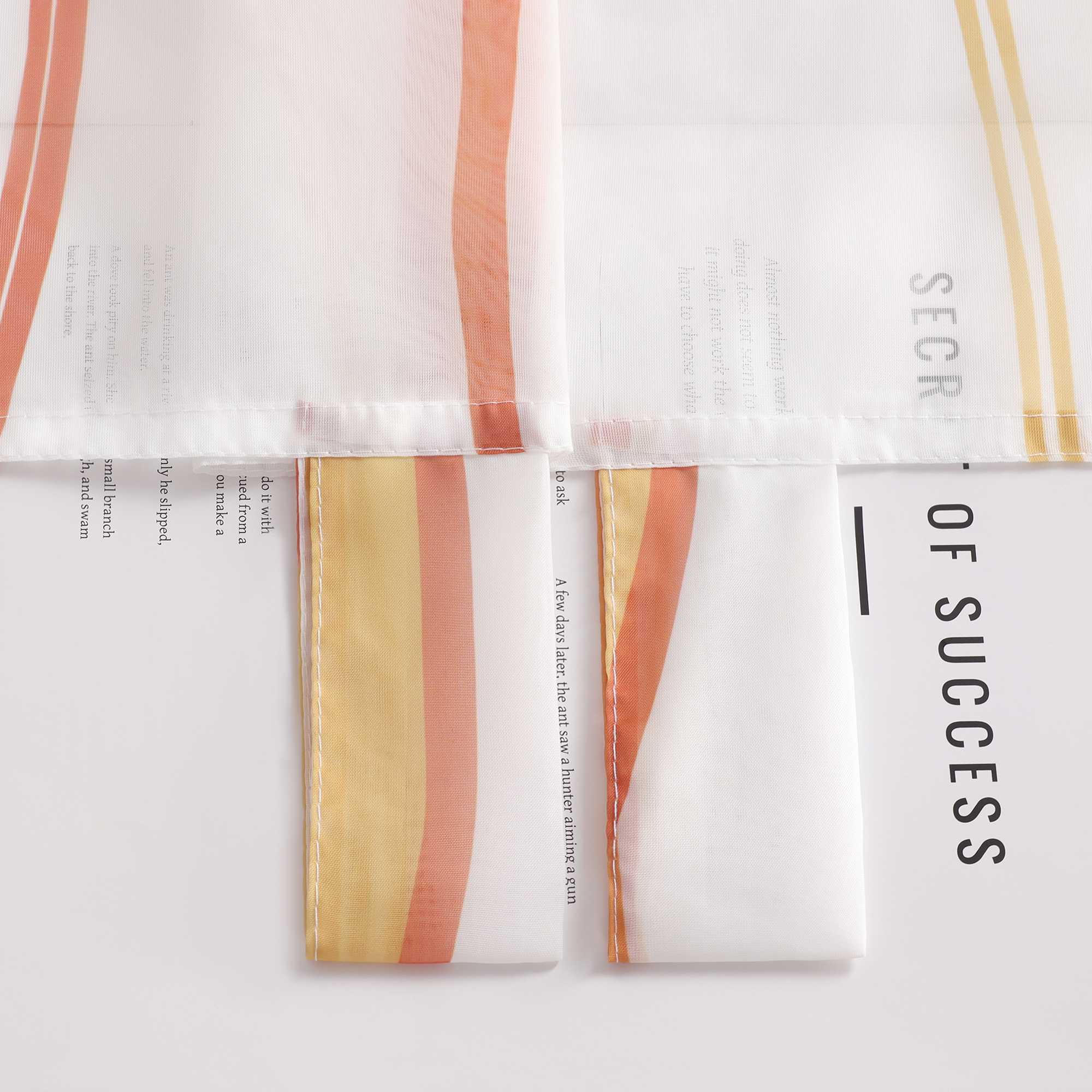 Vorhang Schlaufenschal aus Polyester mit bunten Wellenmustern tranparent 1 stück