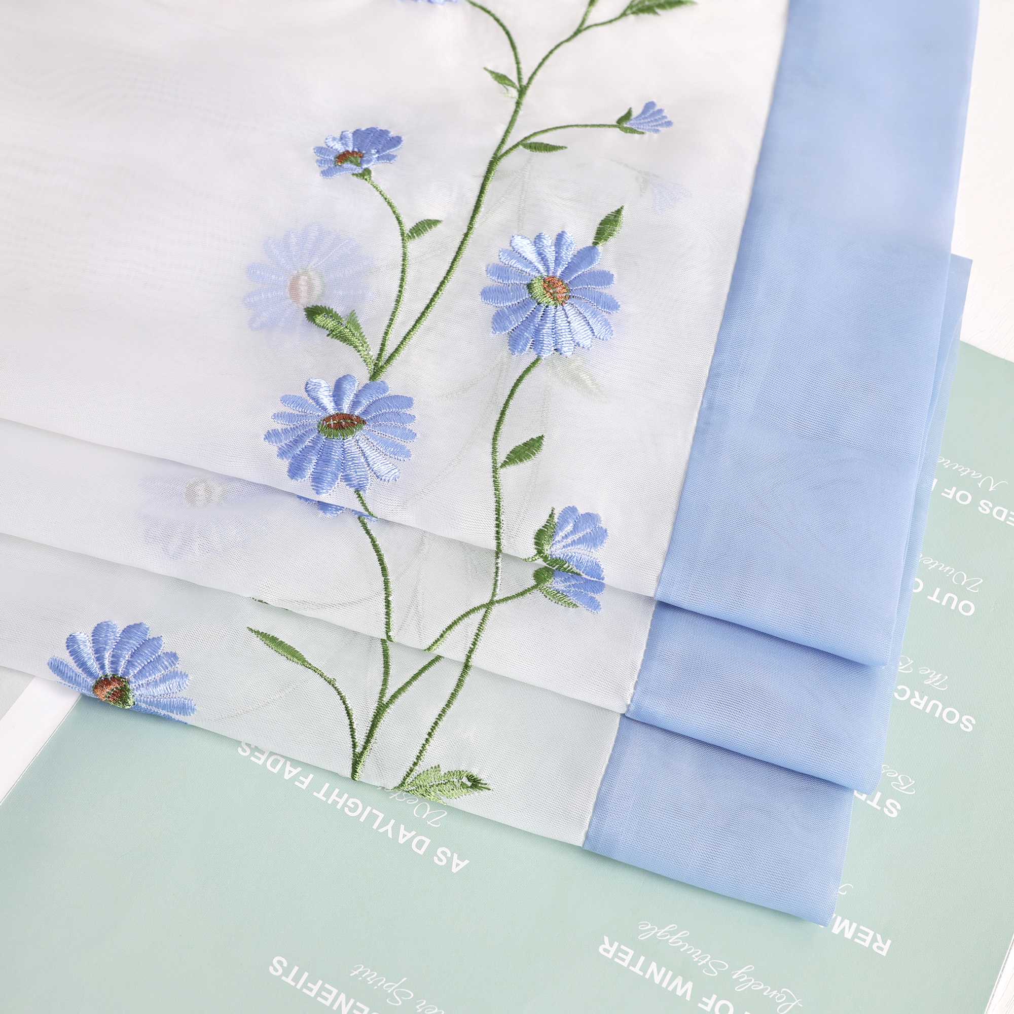 Scheibengardinen Bistrogardine Schlaufen Küche Gardinen Landhausstil Transparent Kurzstores mit kleiner Gänseblümchen-Stickerei