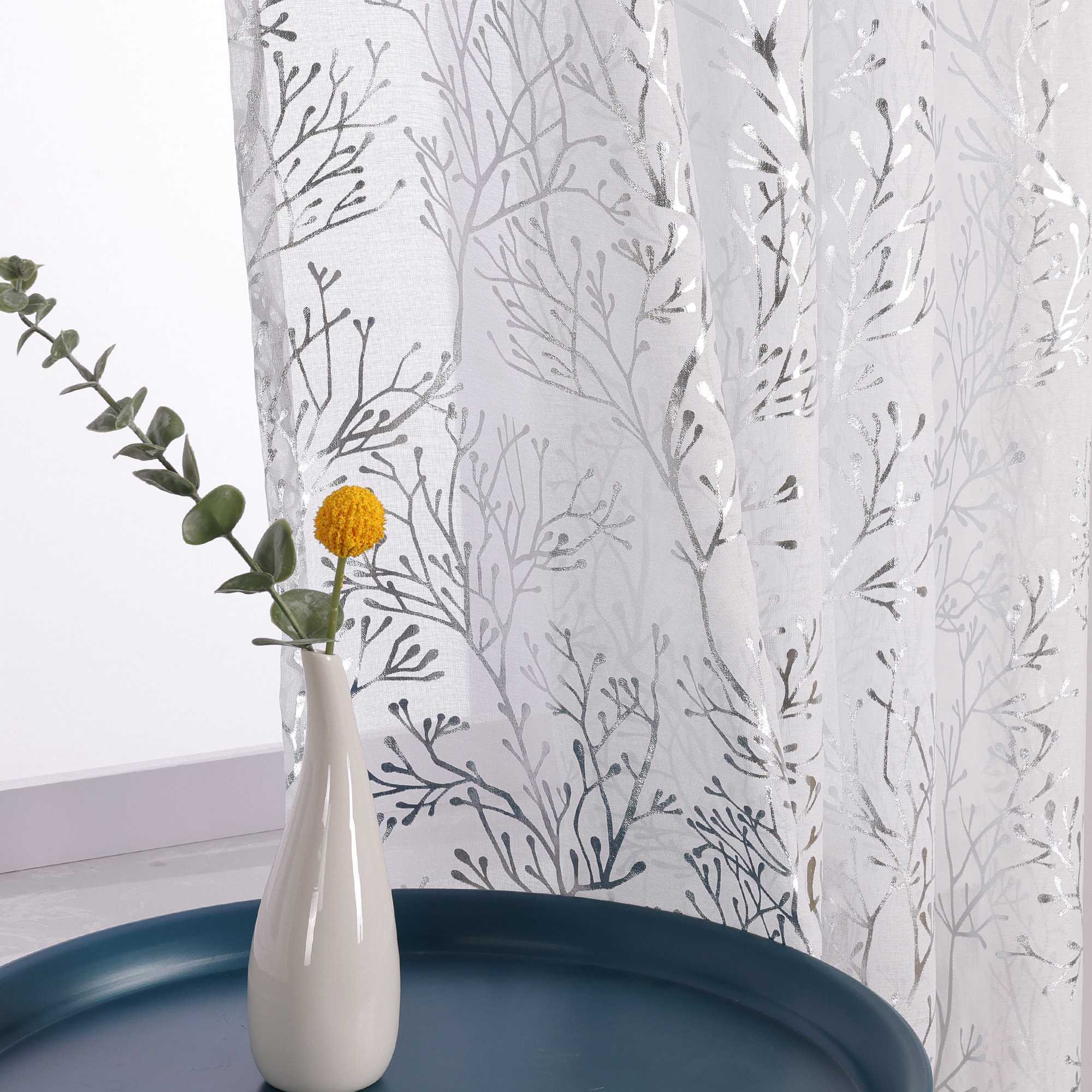 Luxuriöse Vorhänge mit vergoldetem Zweigmuster mit Kräuselband