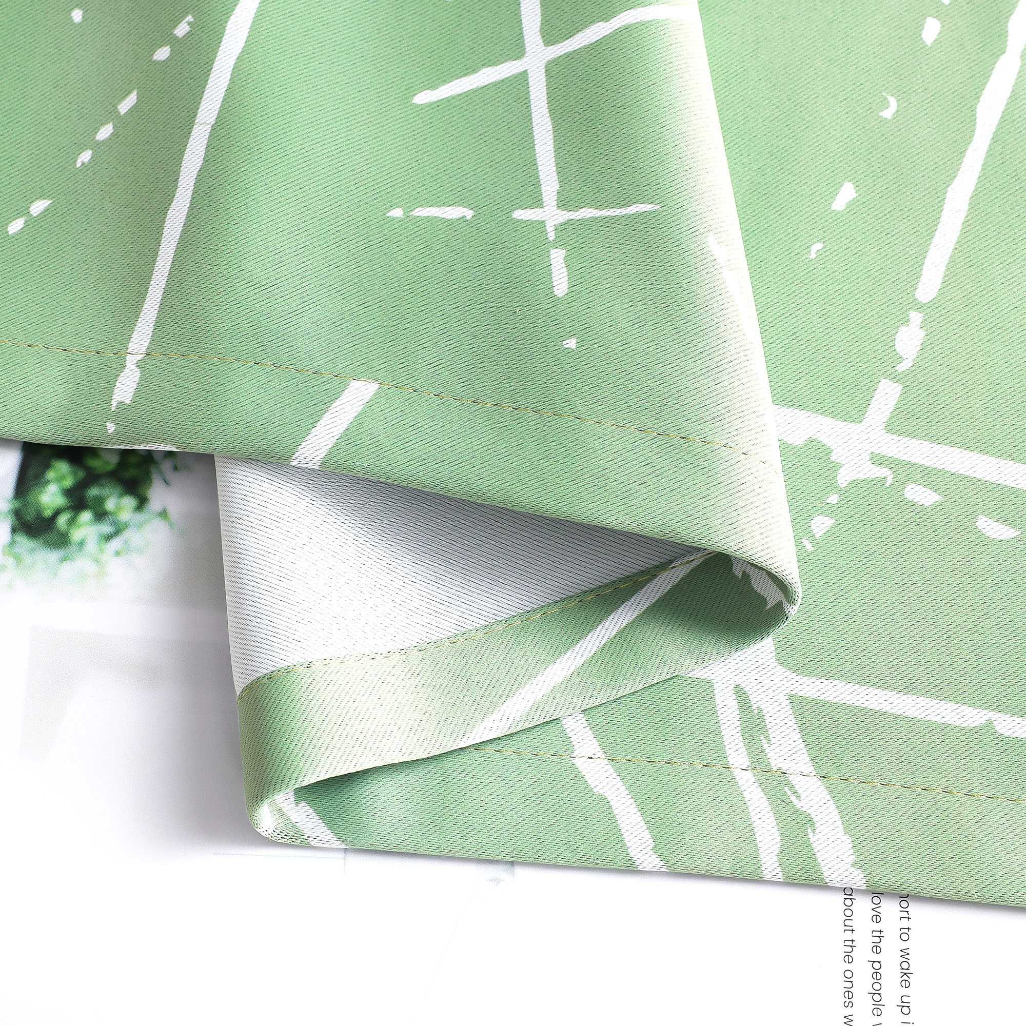 Verdunkelungsvorhänge mit Ösen Blickdichte Gardinen Modern Thermovorhang Ösenschal Wohnzimmer Schlafzimmer 1 Stück