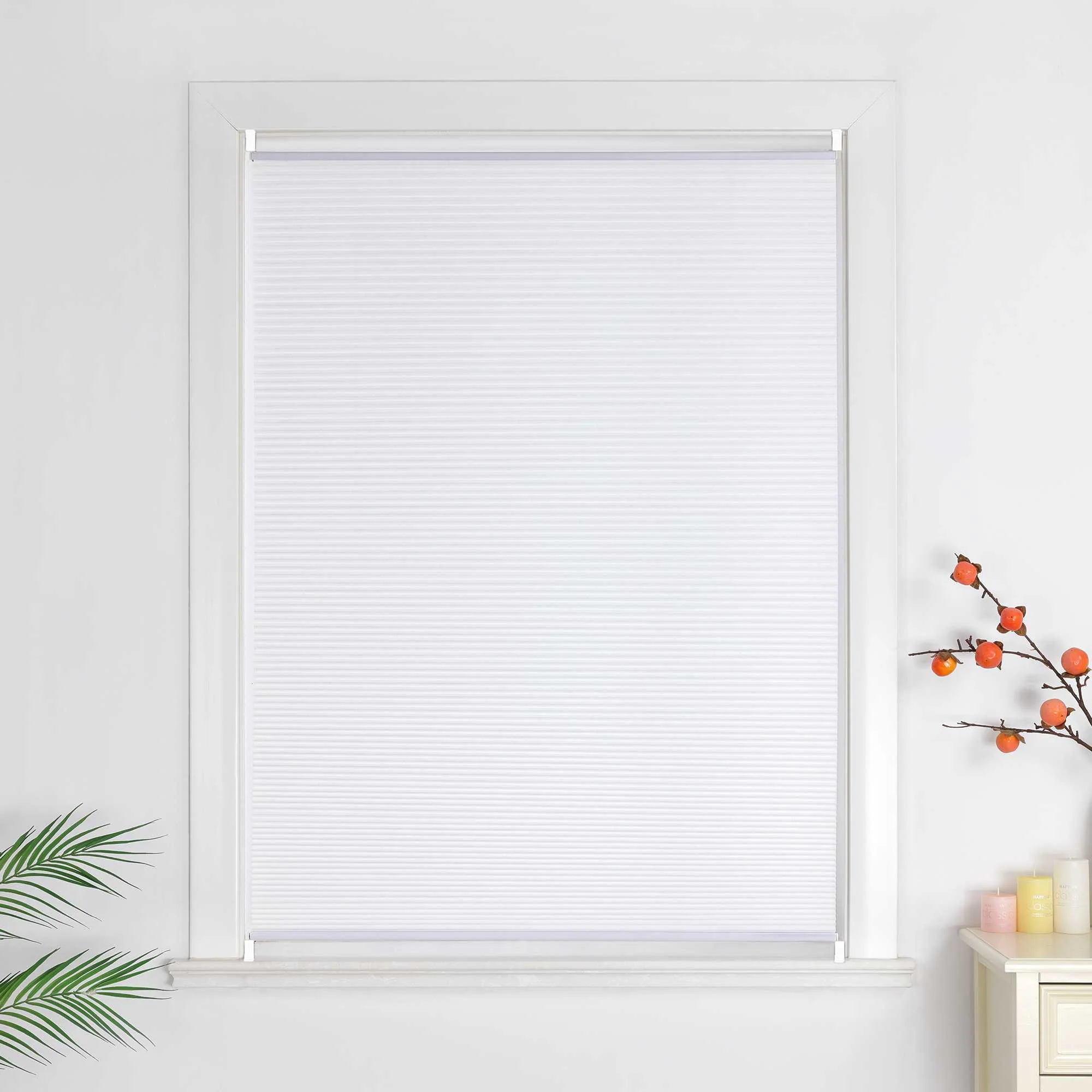 Wabenplissee weiß gegen Kälte mit modernem Design