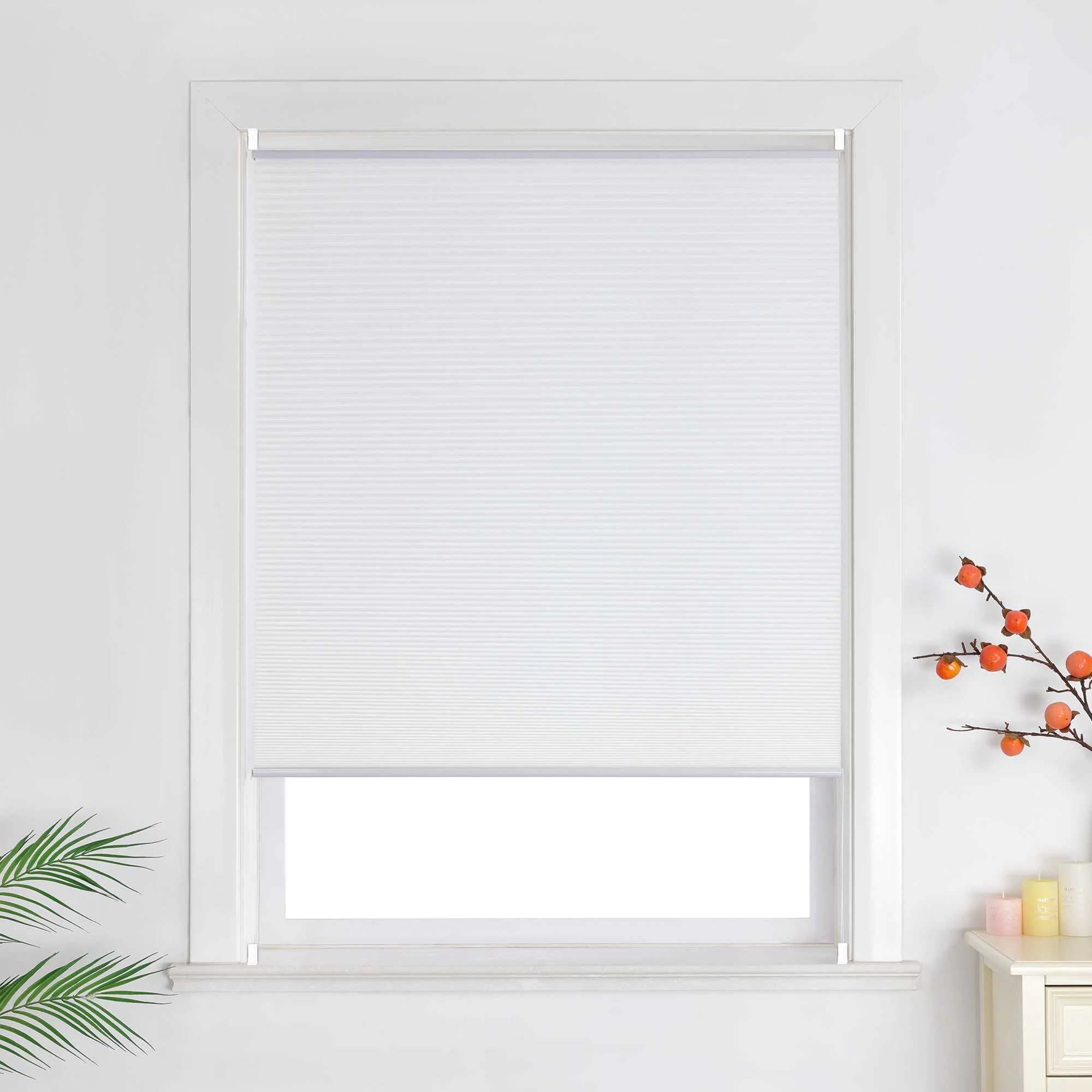 Wabenplissee weiß gegen Kälte mit modernem Design