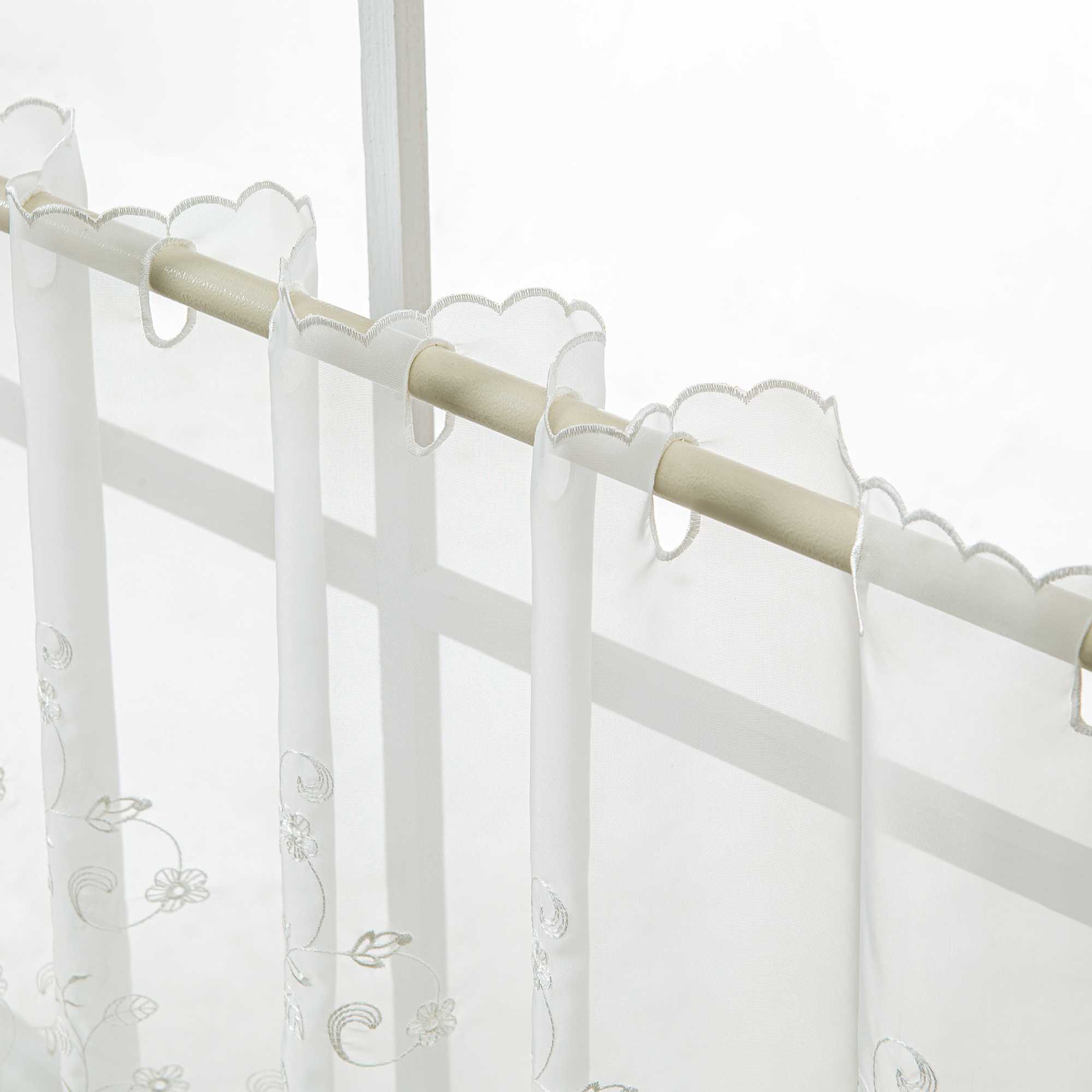 Delien Romantischer Spitzenvorhang mit filigranen Blumendesigns und Stangendurchzug