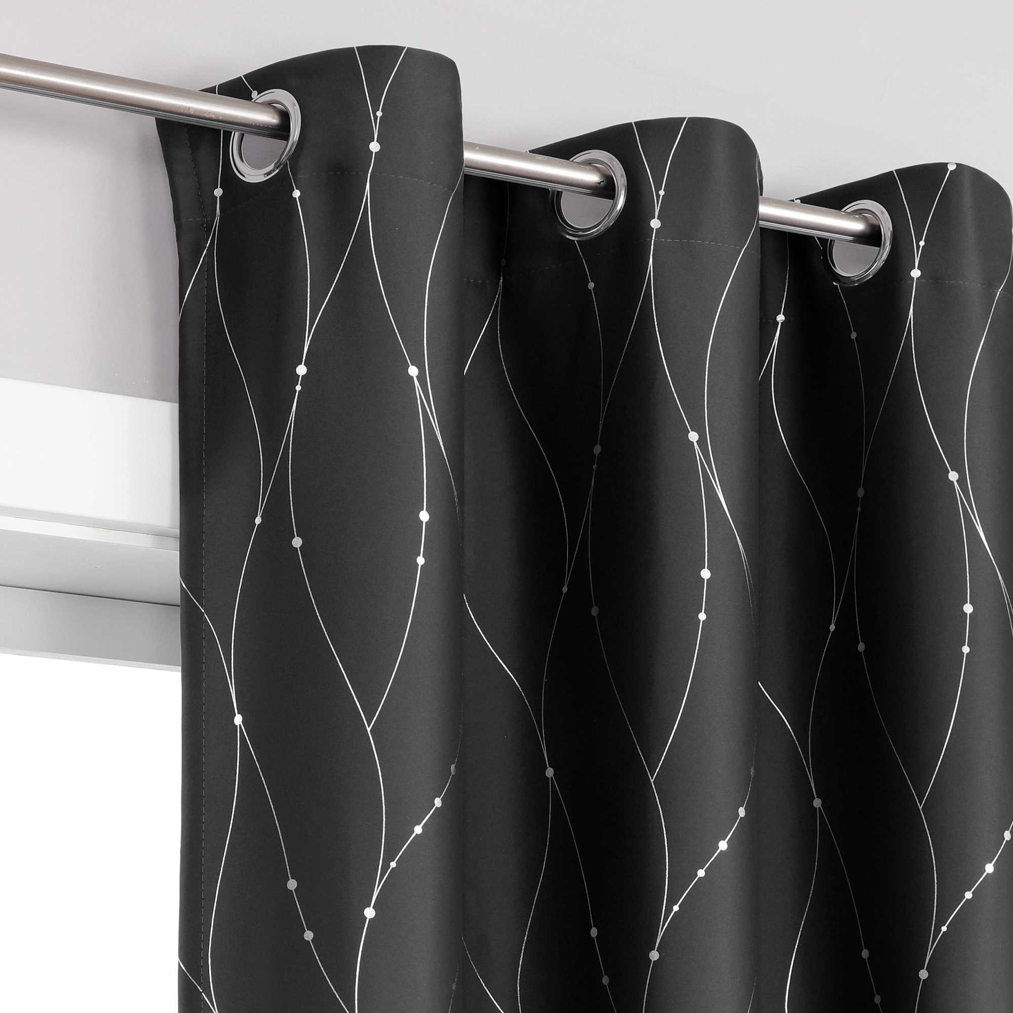 Verdunkelungsvorhang Ösenschal für Schlafzimmer mit silbernen Akzenten