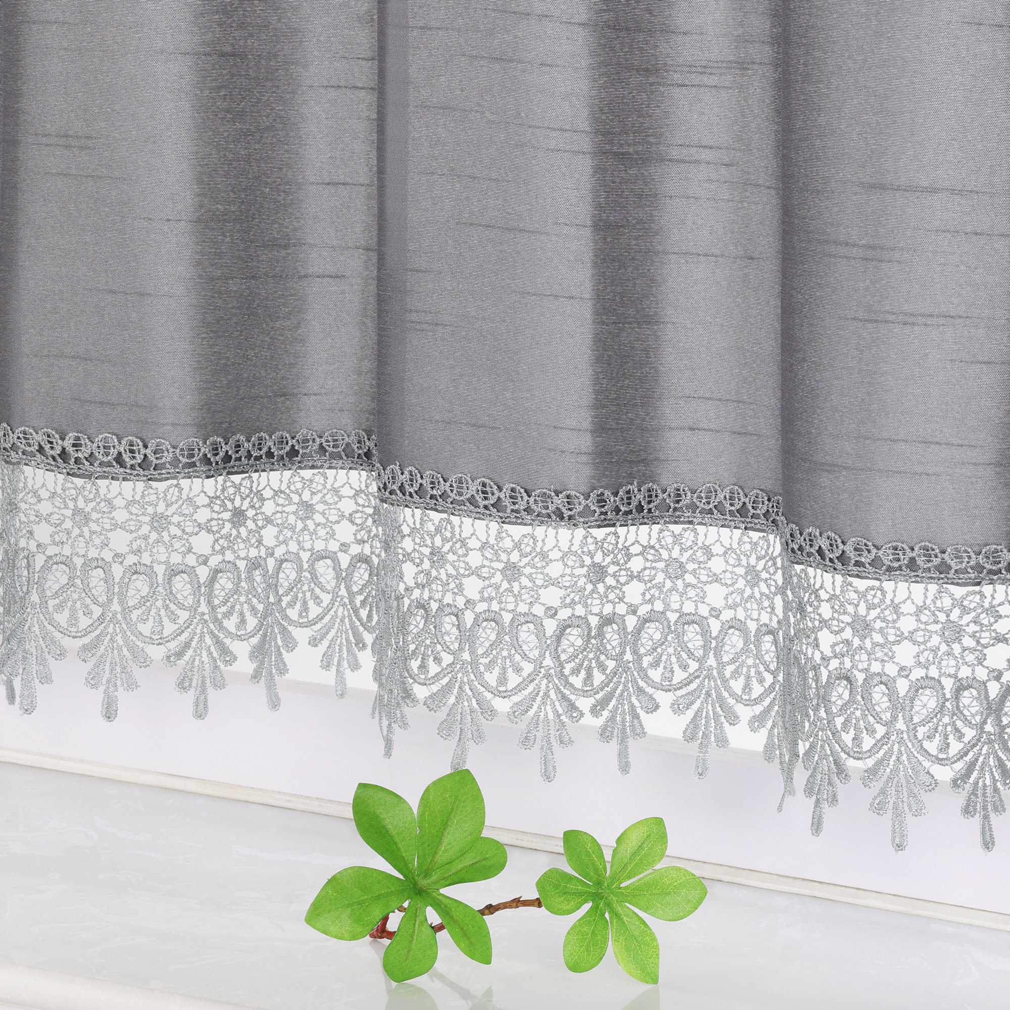 Halbtransparente kurze Gardine modern mit Leinenstruktur und Spitzenborte
