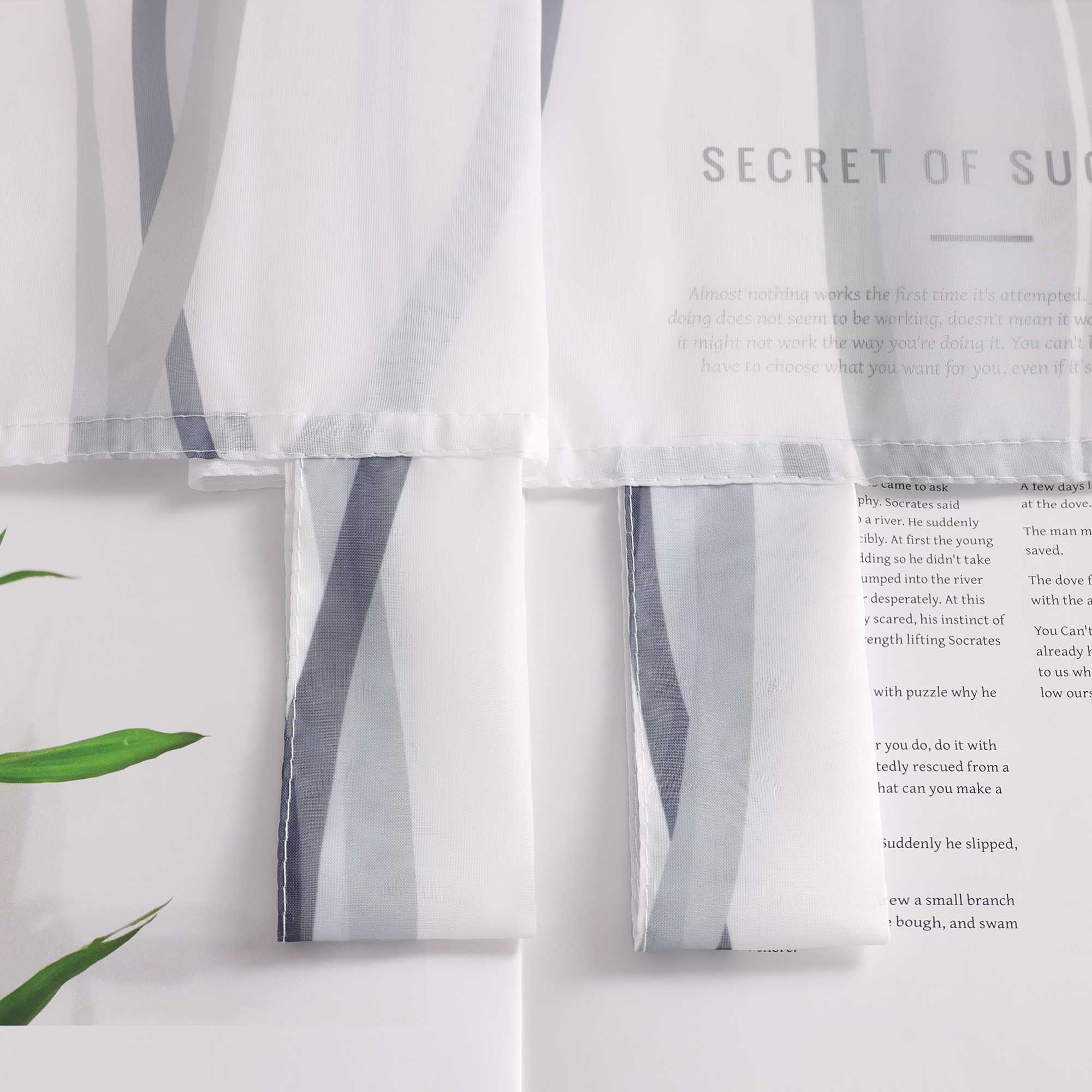 Vorhang Schlaufenschal aus Polyester mit bunten Wellenmustern tranparent 1 stück