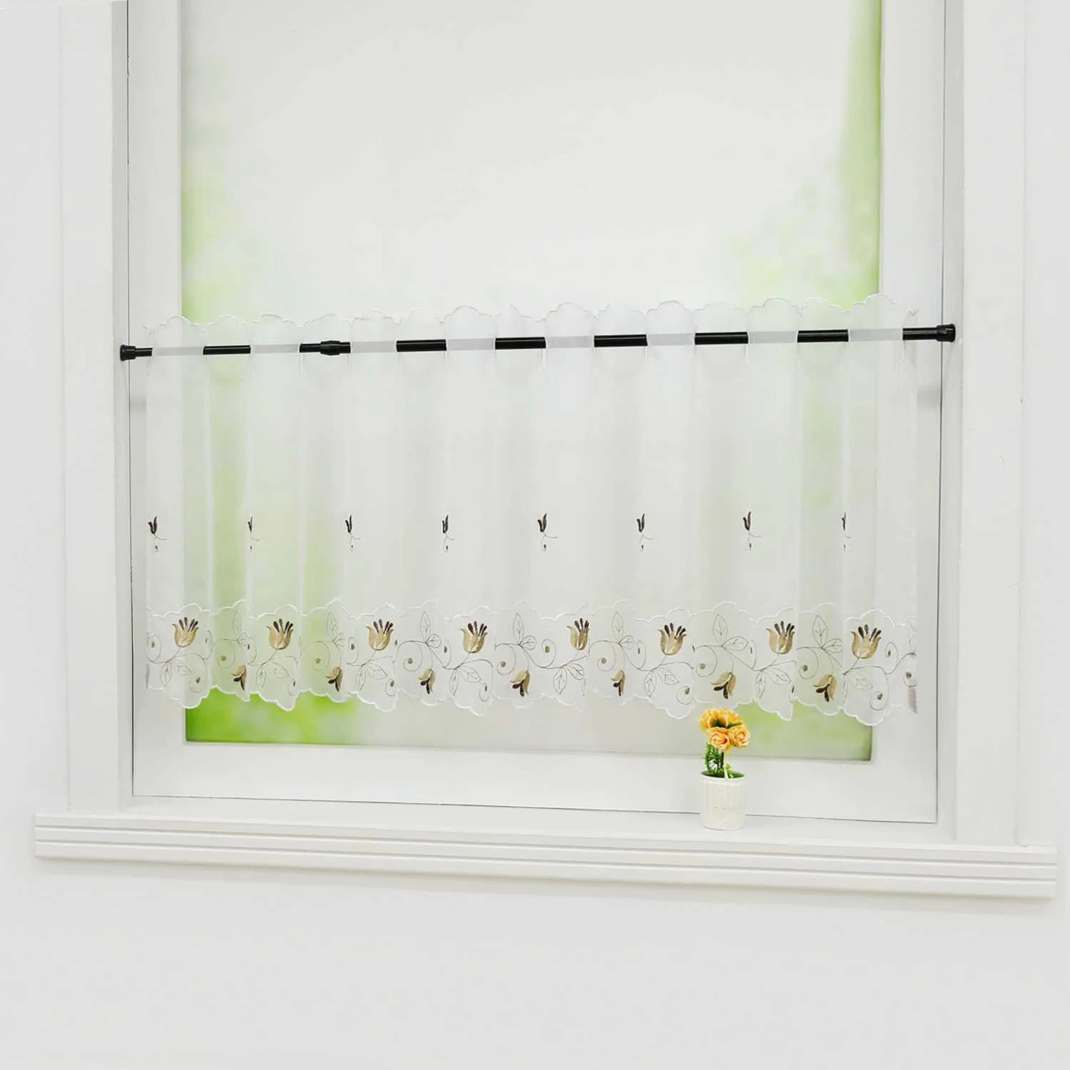 Handgefertigte Scheibengardinen mit Rosenmuster-Stickerei halbtransparent