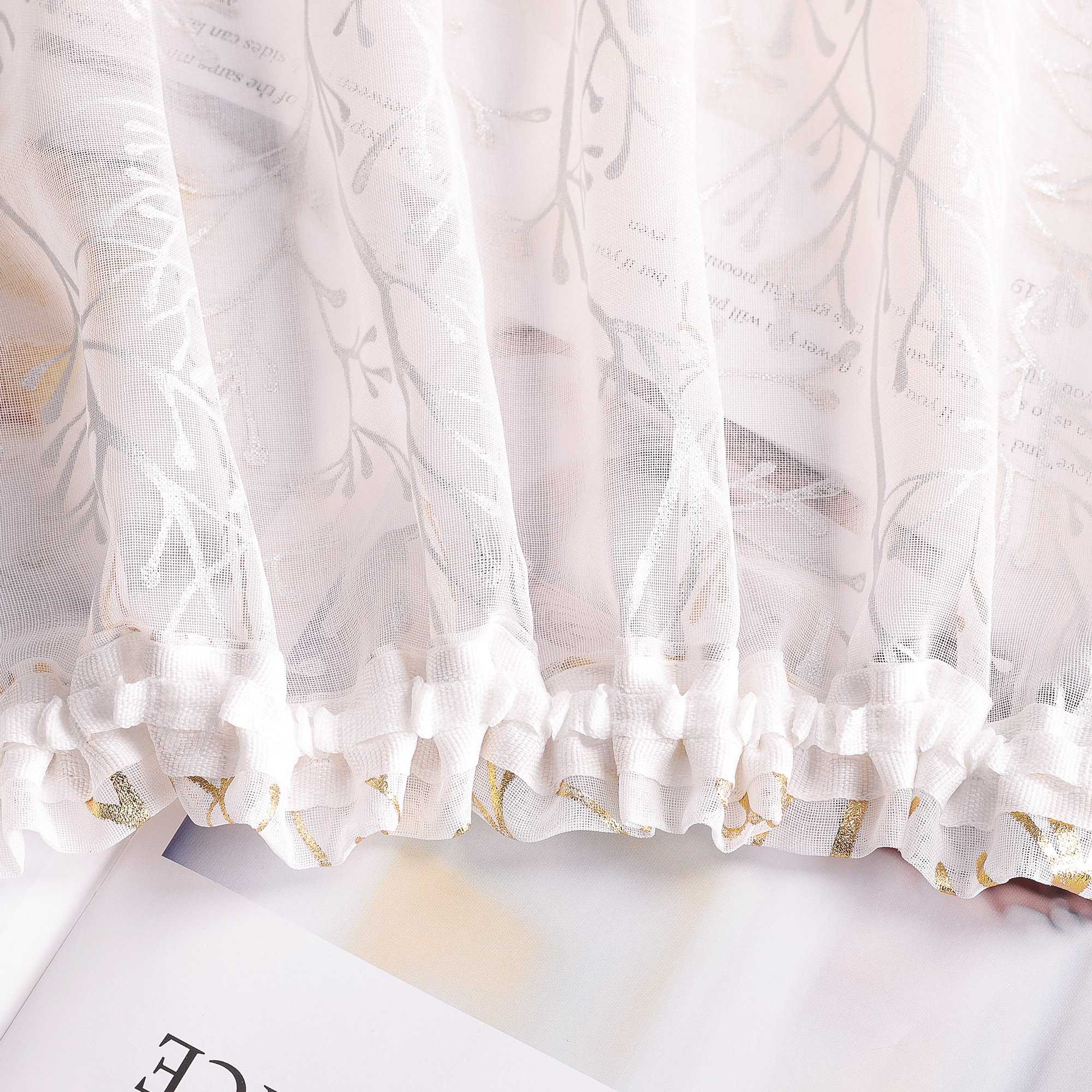 Luxuriöse Vorhänge mit vergoldetem Zweigmuster mit Kräuselband