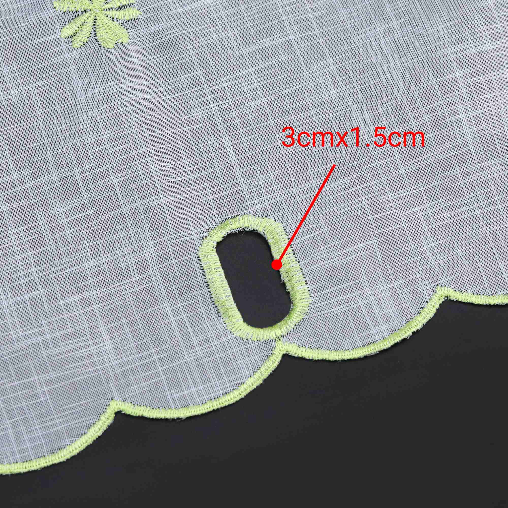 Scheibengardinen mit kleinen Blumenmuster Stickerei im Landhausstil