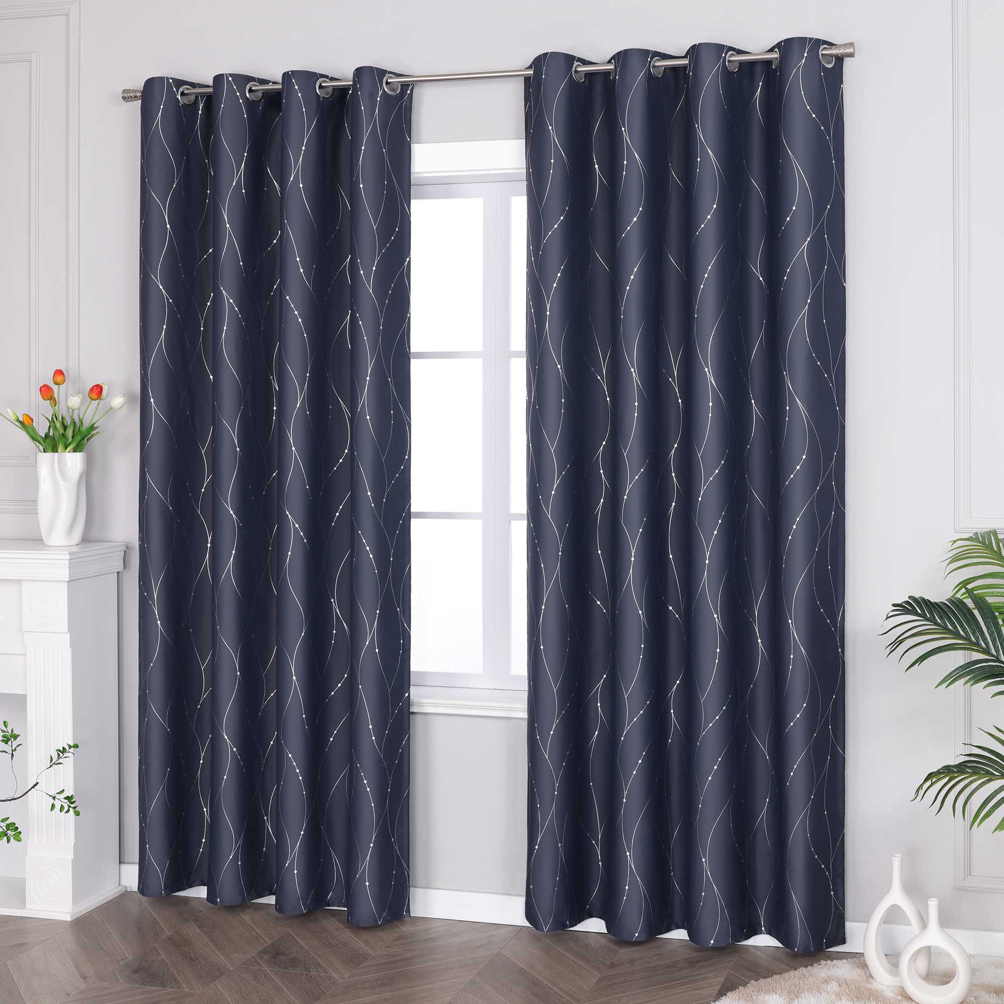 Verdunkelungsvorhang Ösenschal für Schlafzimmer mit silbernen Akzenten