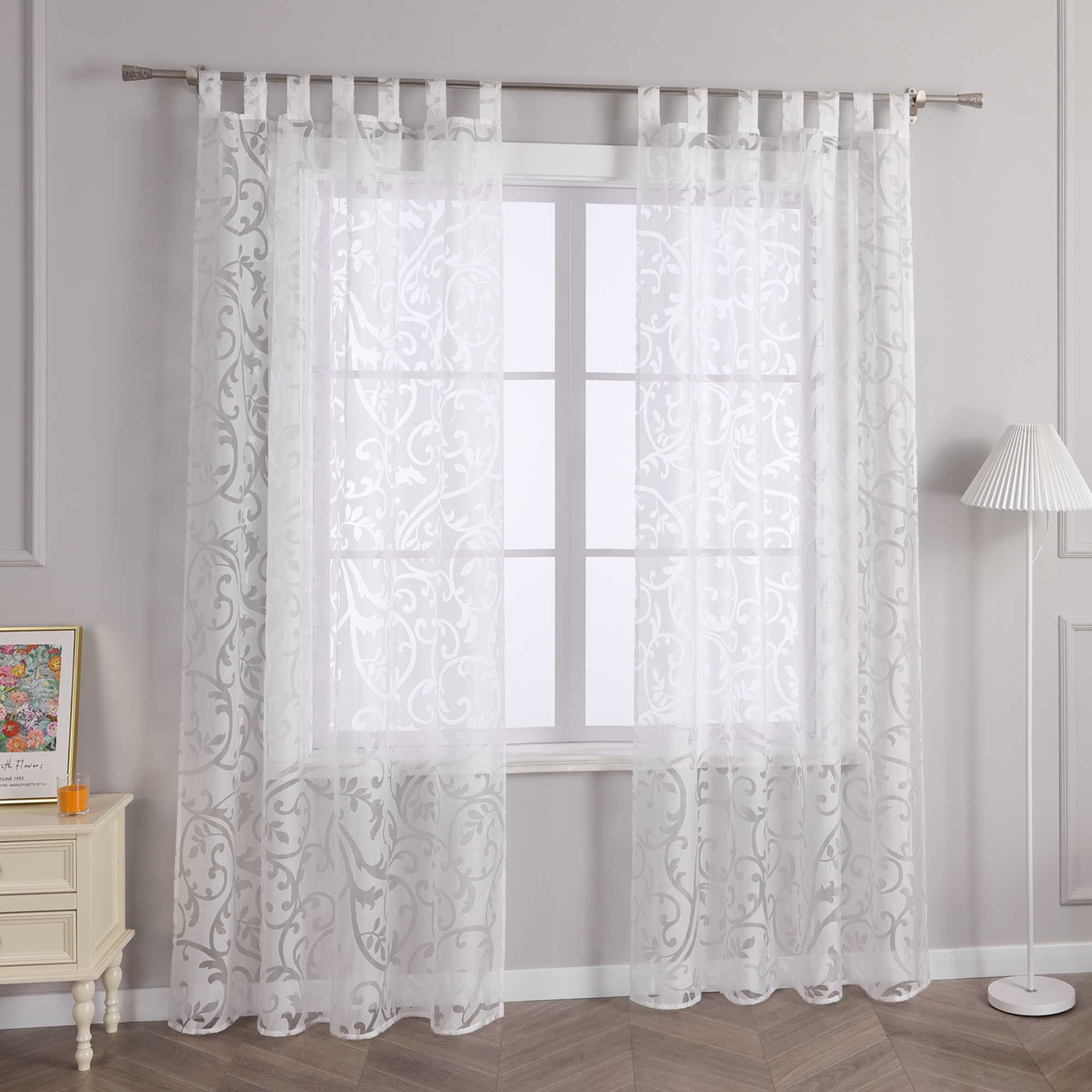 Transparente Vorhang mit Rankenmuster