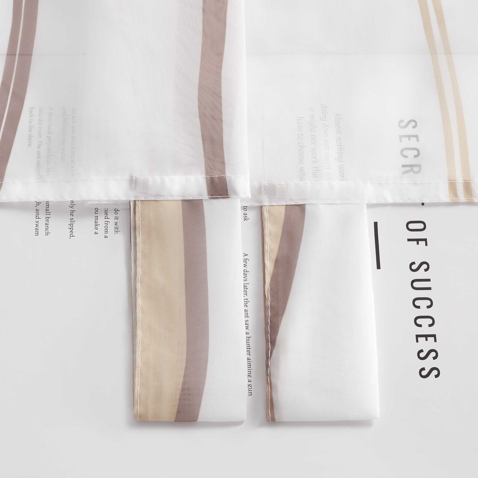 Vorhang Schlaufenschal aus Polyester mit bunten Wellenmustern tranparent 1 stück