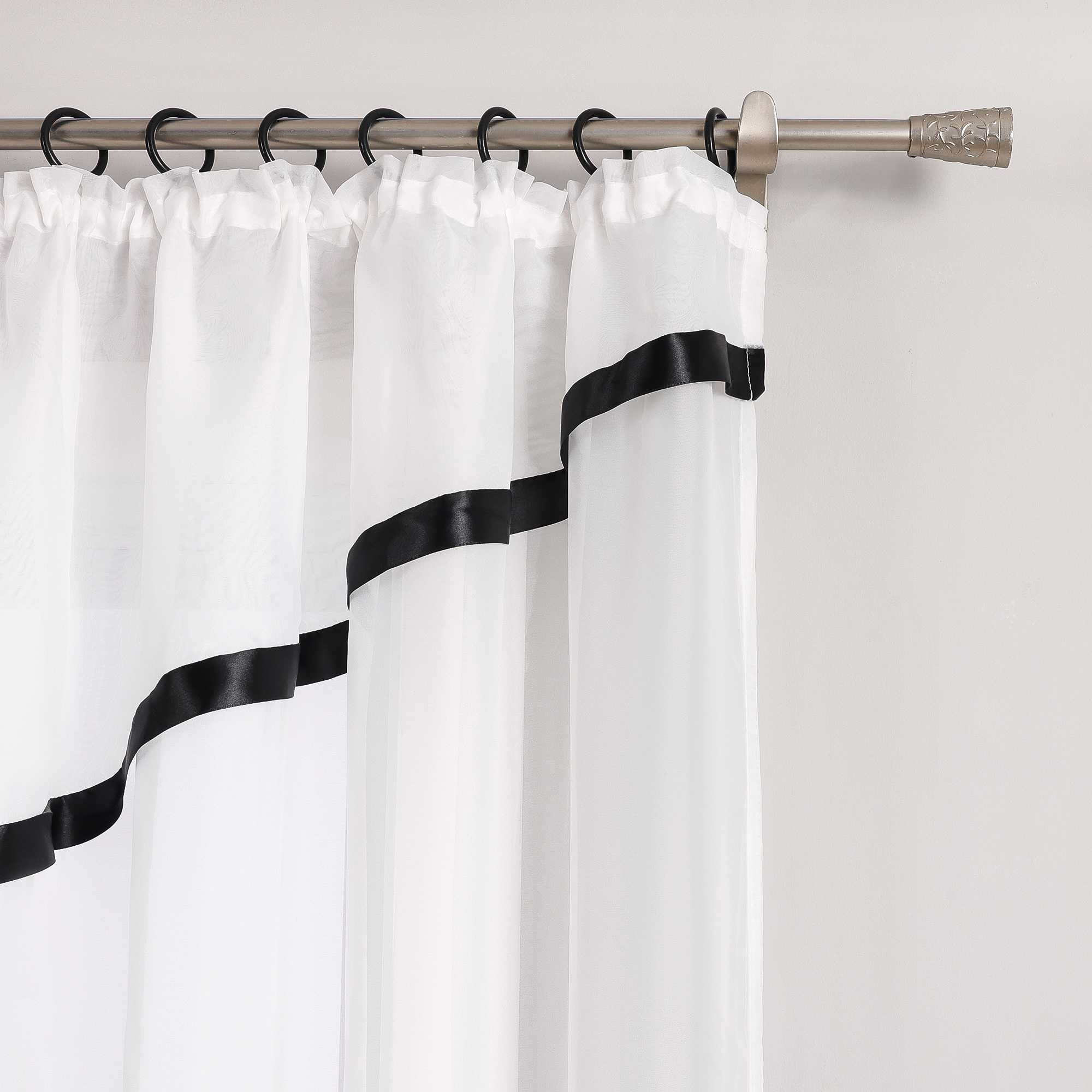 Scheibegardiene mit Wellenkante und Satinband