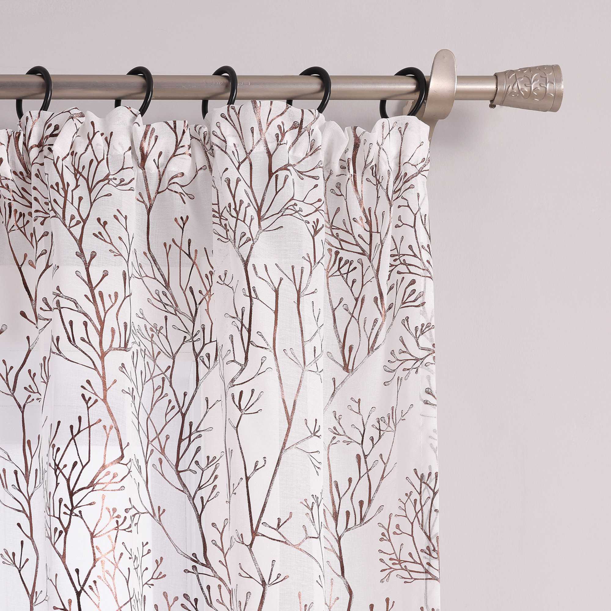 Luxuriöse Vorhänge mit vergoldetem Zweigmuster mit Kräuselband