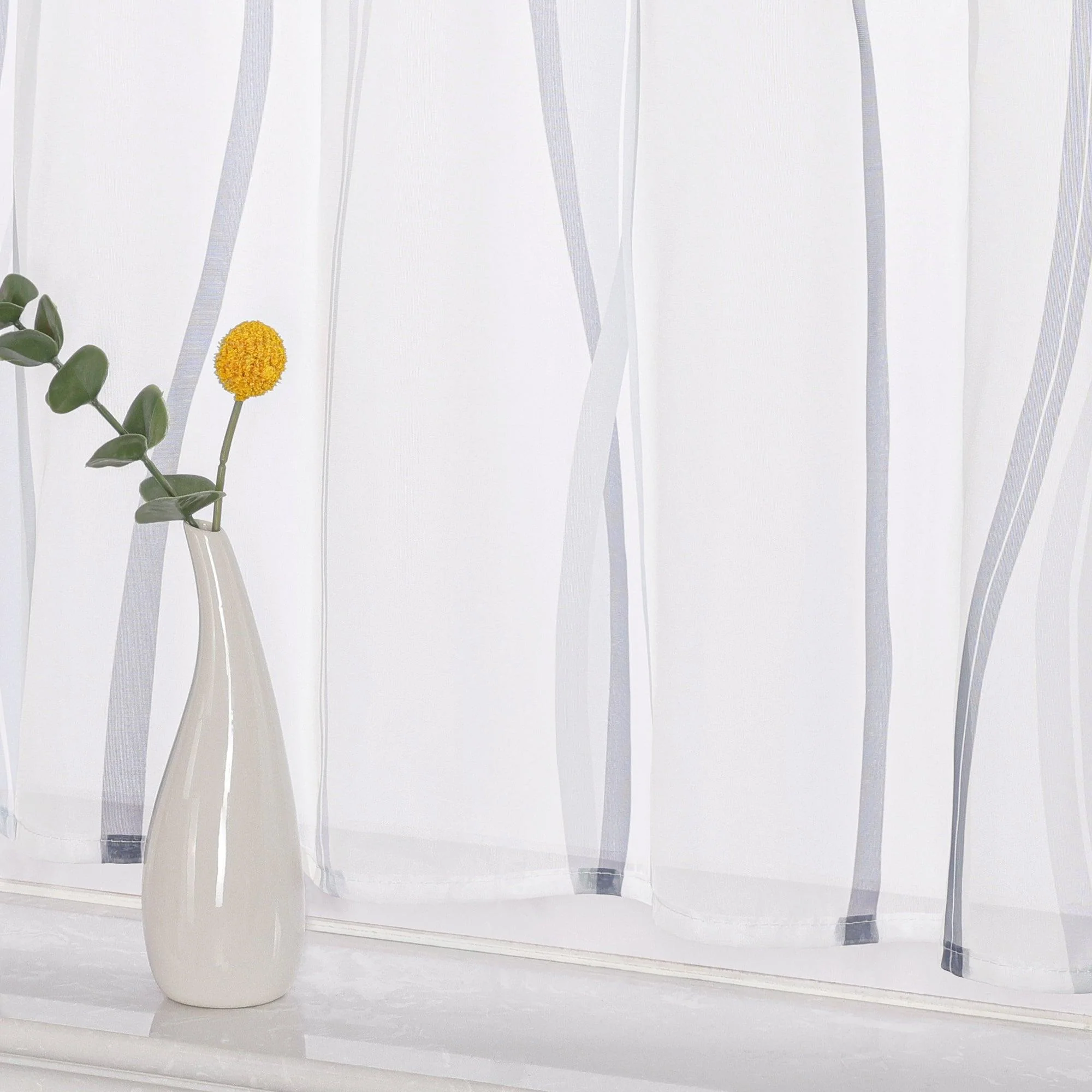 Moderner Scheibengardine mit Schlaufen und dezentem Streifenmuster transparenter Vorhang 1 Stück