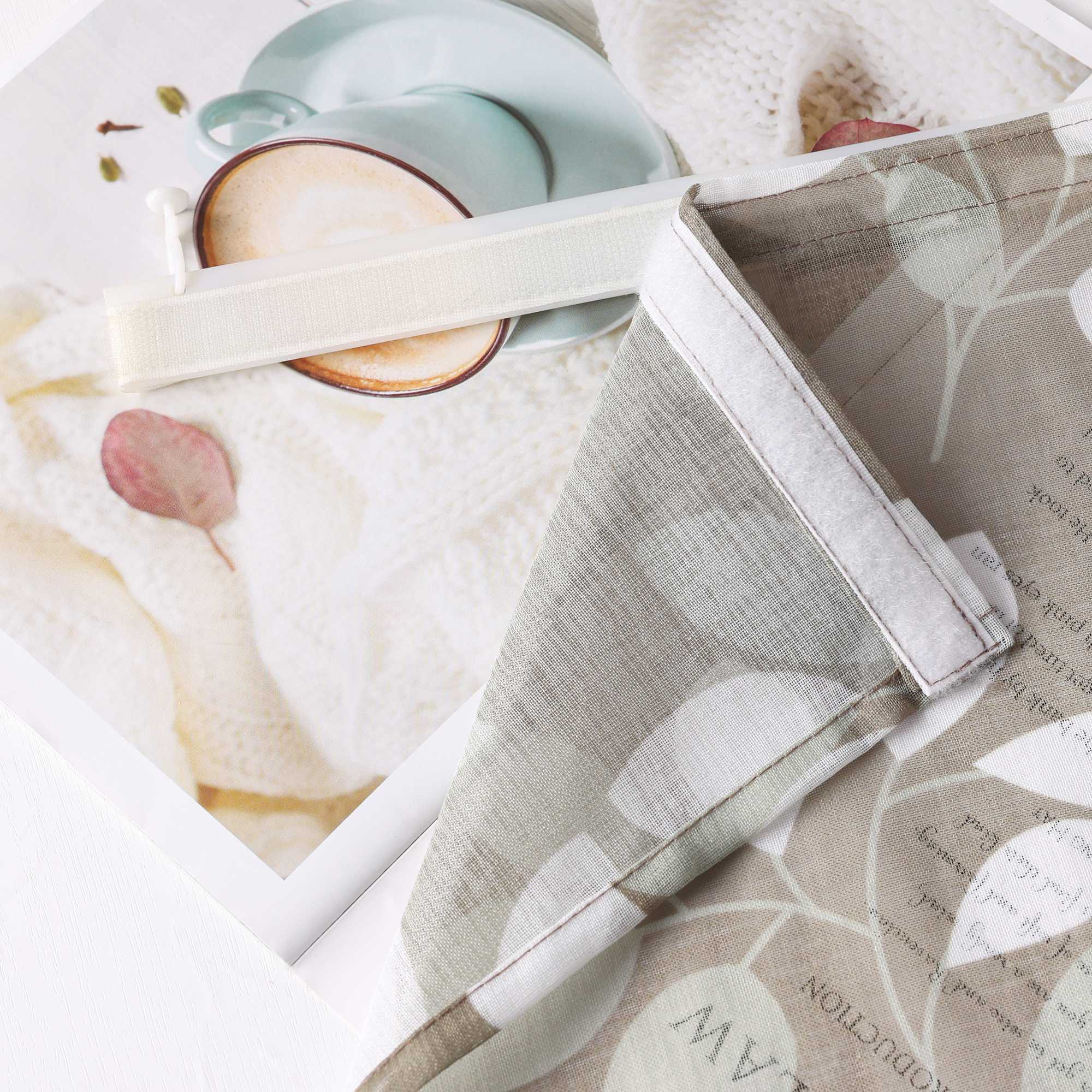 Halbtransparente Schiebegardinen Klettbandschal mit braunem Blättermuster Lichtdurchlässig 2er Set