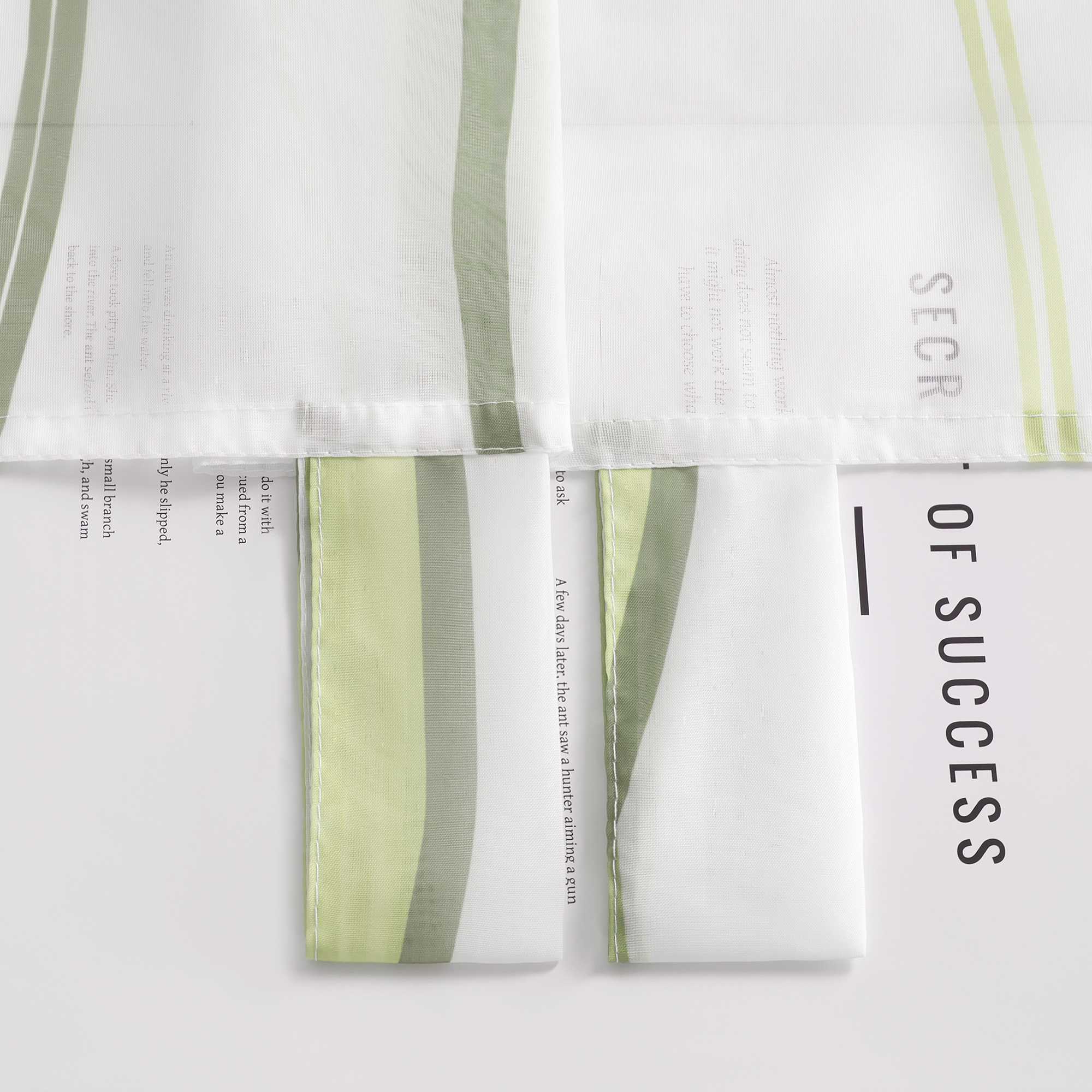 Vorhang Schlaufenschal aus Polyester mit bunten Wellenmustern tranparent 1 stück