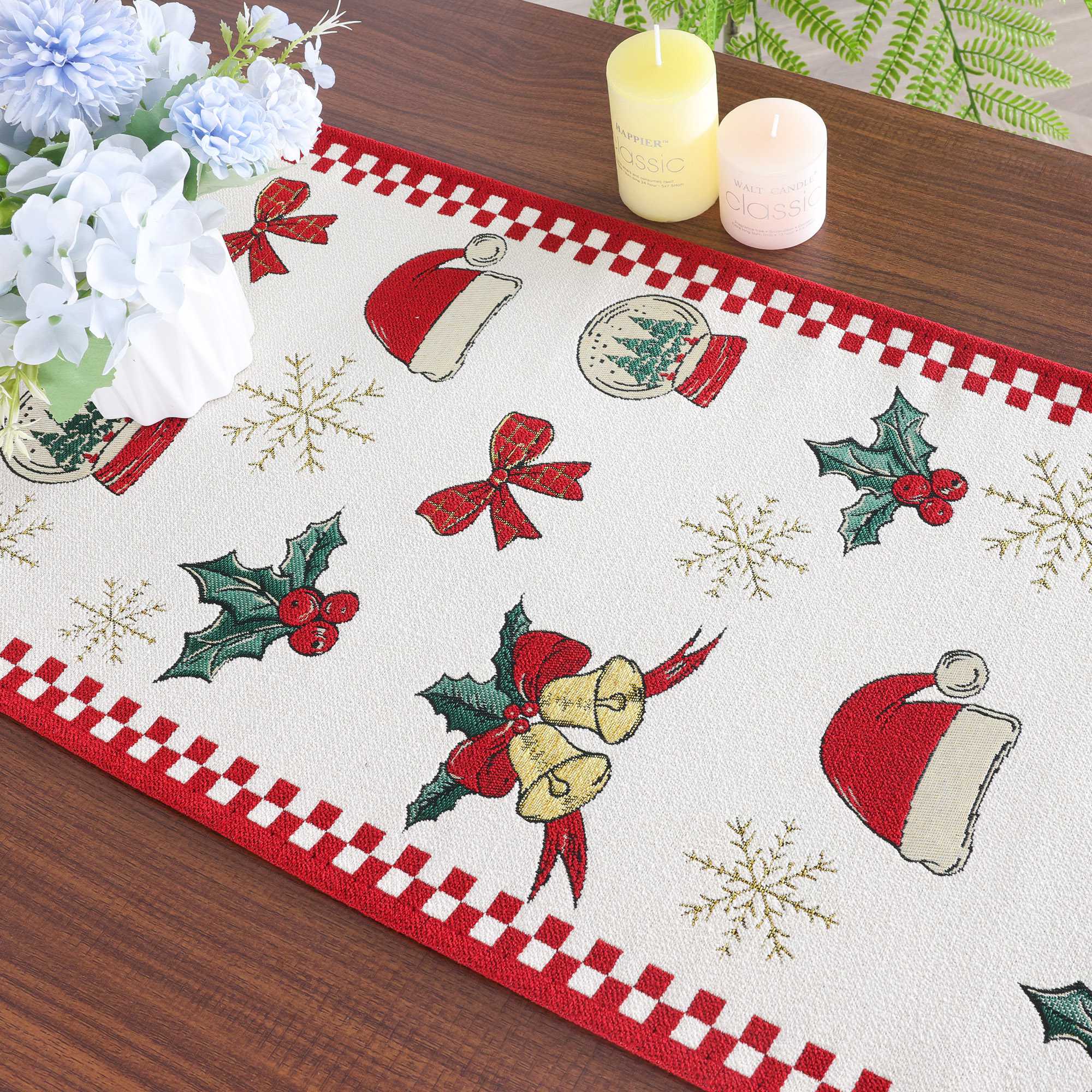 Festlicher Weihnachts Tischläufer mit weihnachtlicher Dekorationmuster