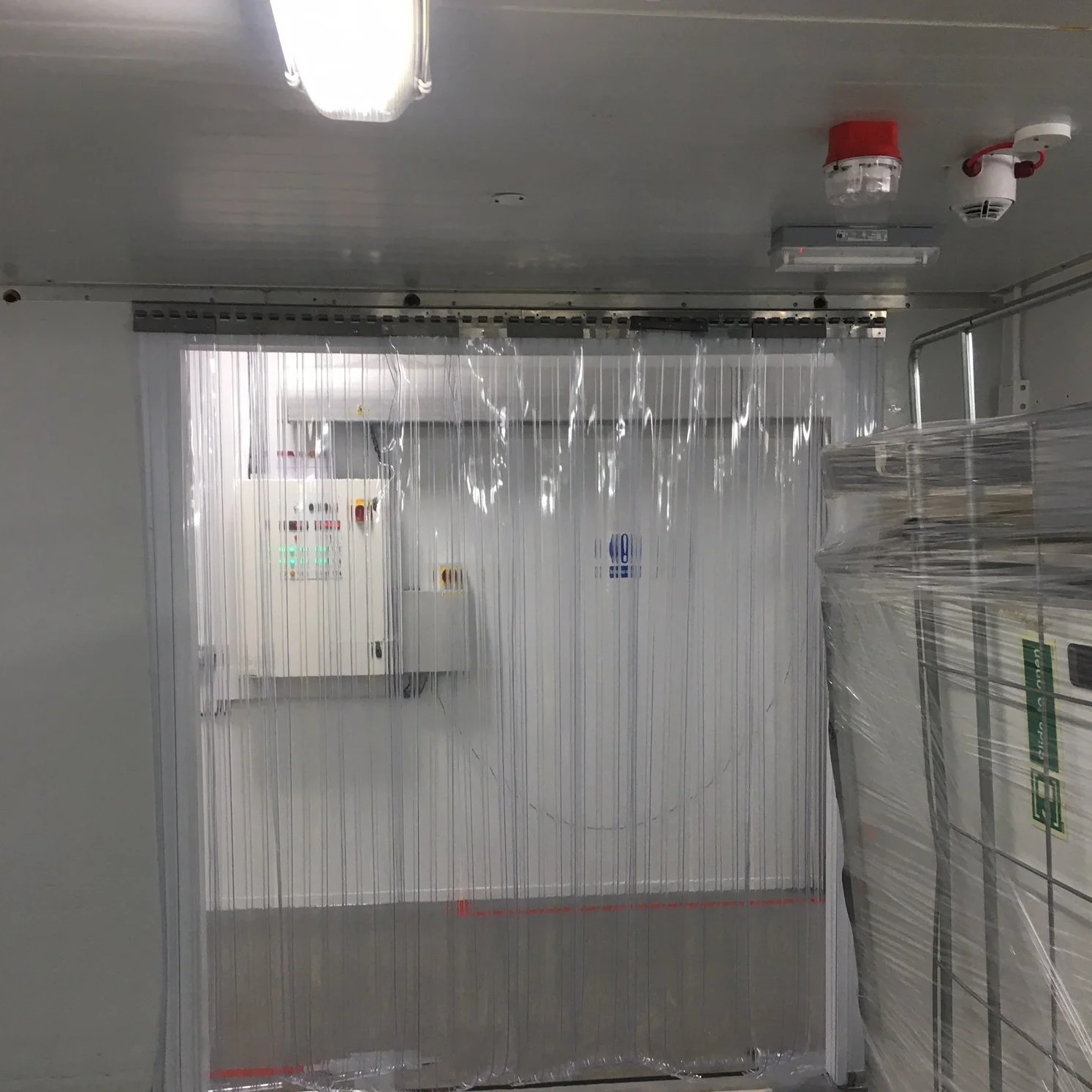 Open media 1 in modal  Open media 2 in modal  Open media 3 in modal  Open media 4 in modal  Open media 5 in modal Strip Curtains Coldroom chiller Complete kit PVC with Hanging Rail for 900mm Doorway
