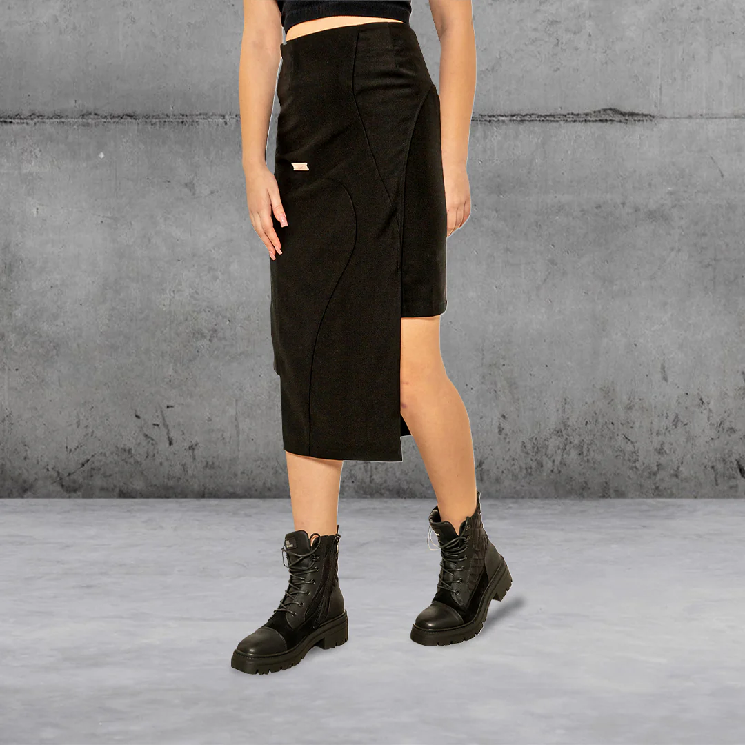 Streamline Intervein Skirt by C2H4