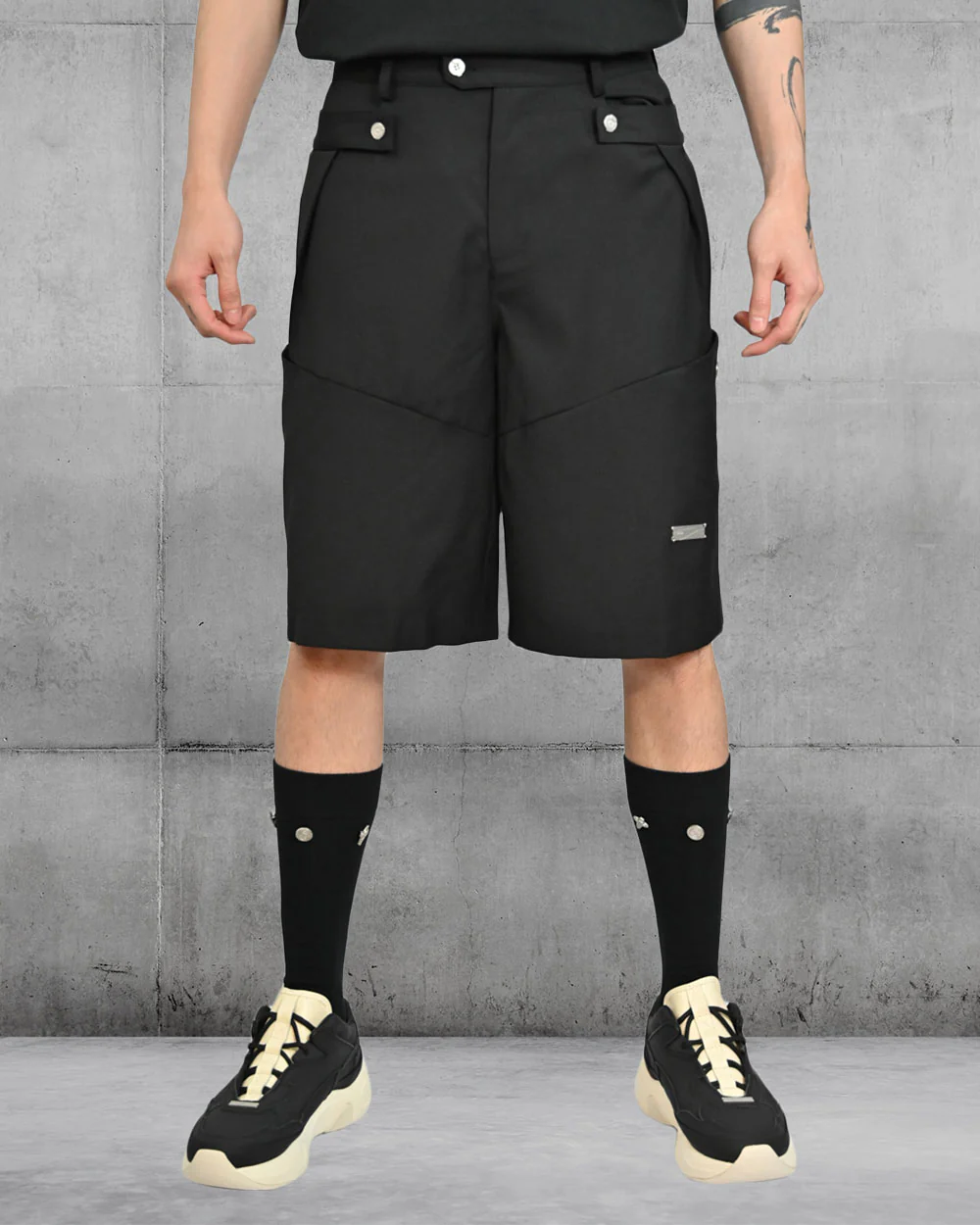 Multi Pockets Wide-Leg Shorts C2H4
