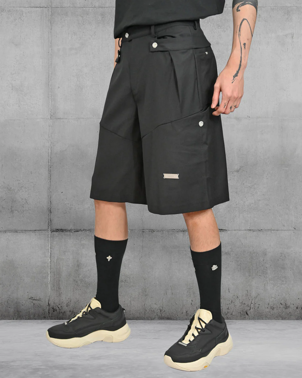 Multi Pockets Wide-Leg Shorts C2H4