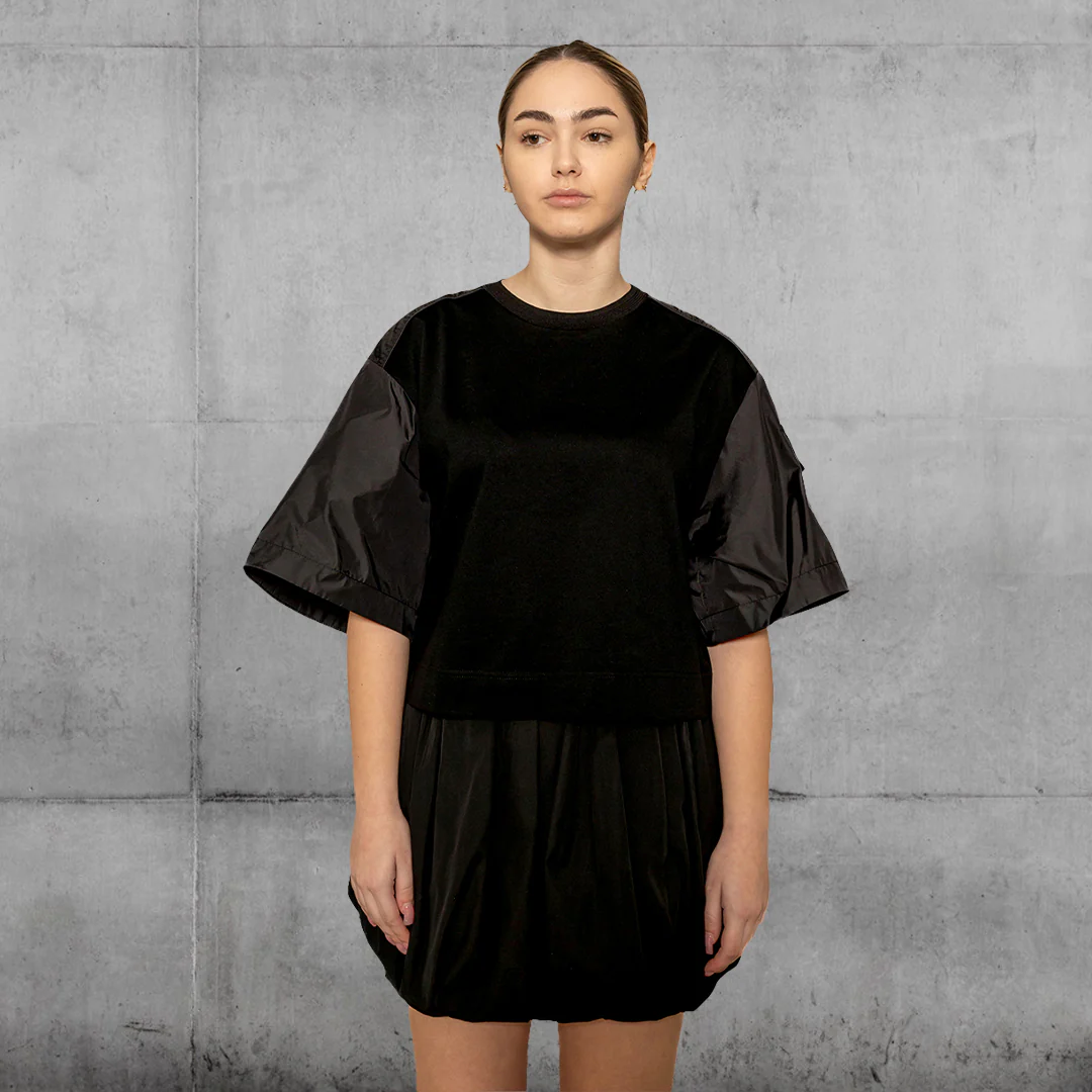 Woman Pocket Details Crop T-Shirt by Juun.J