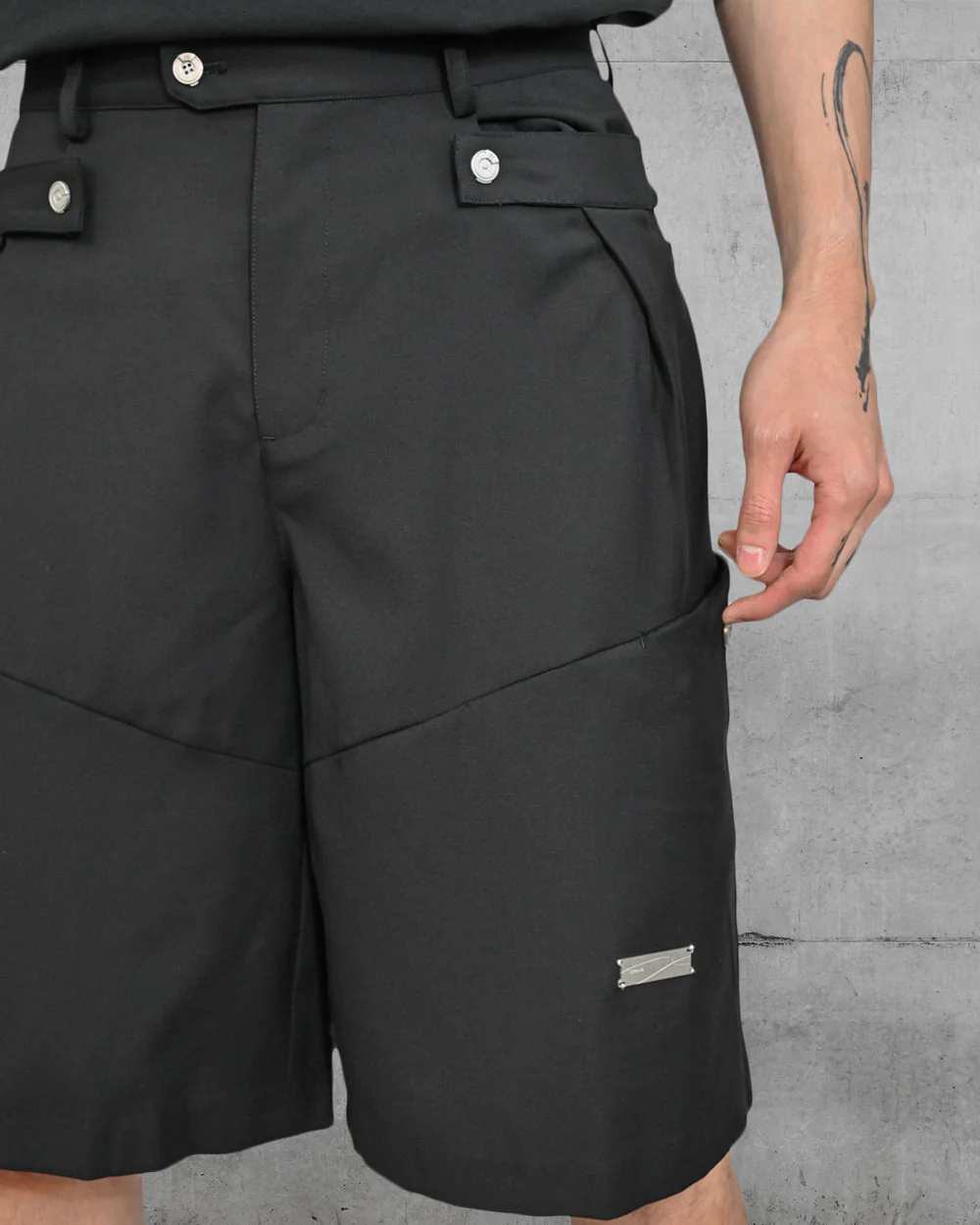 Multi Pockets Wide-Leg Shorts C2H4