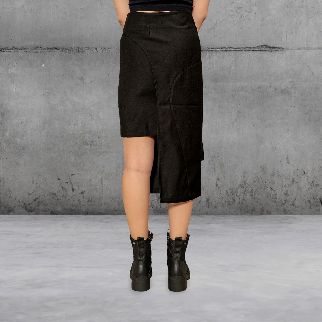Streamline Intervein Skirt by C2H4