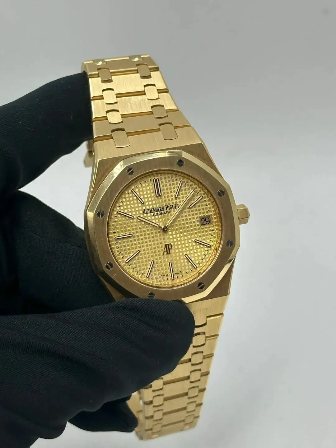 Audemars Piguet Royal Oak Jumbo Extra-Thin Gold 15202BA.OO.1240BA.02