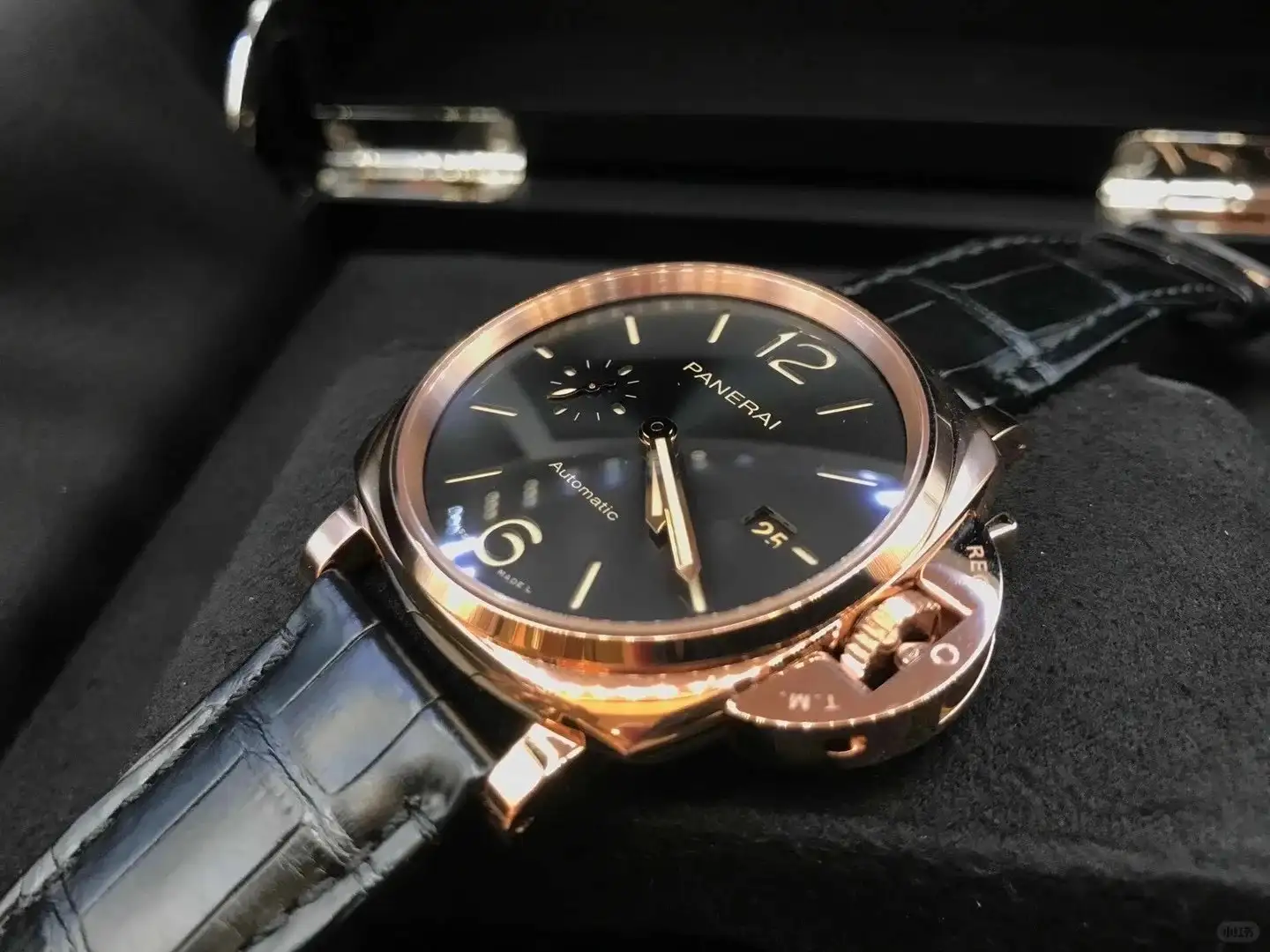 Panerai Luminor Due Men Automatic Black Alligator Watch PAM01029