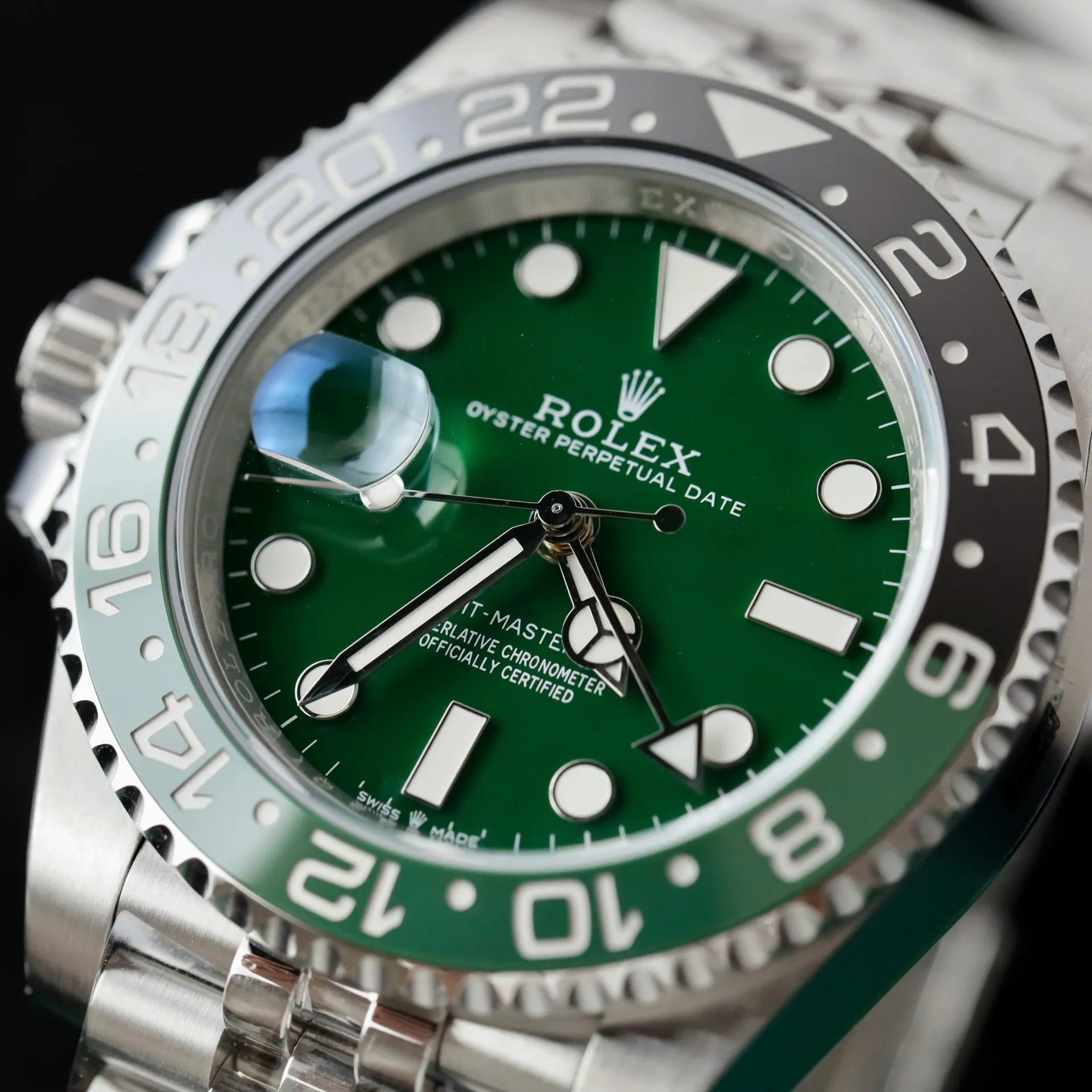 Superclone Rolex GMT-Master II 40 mm 126729VTNR Jubilee “Absinthe”