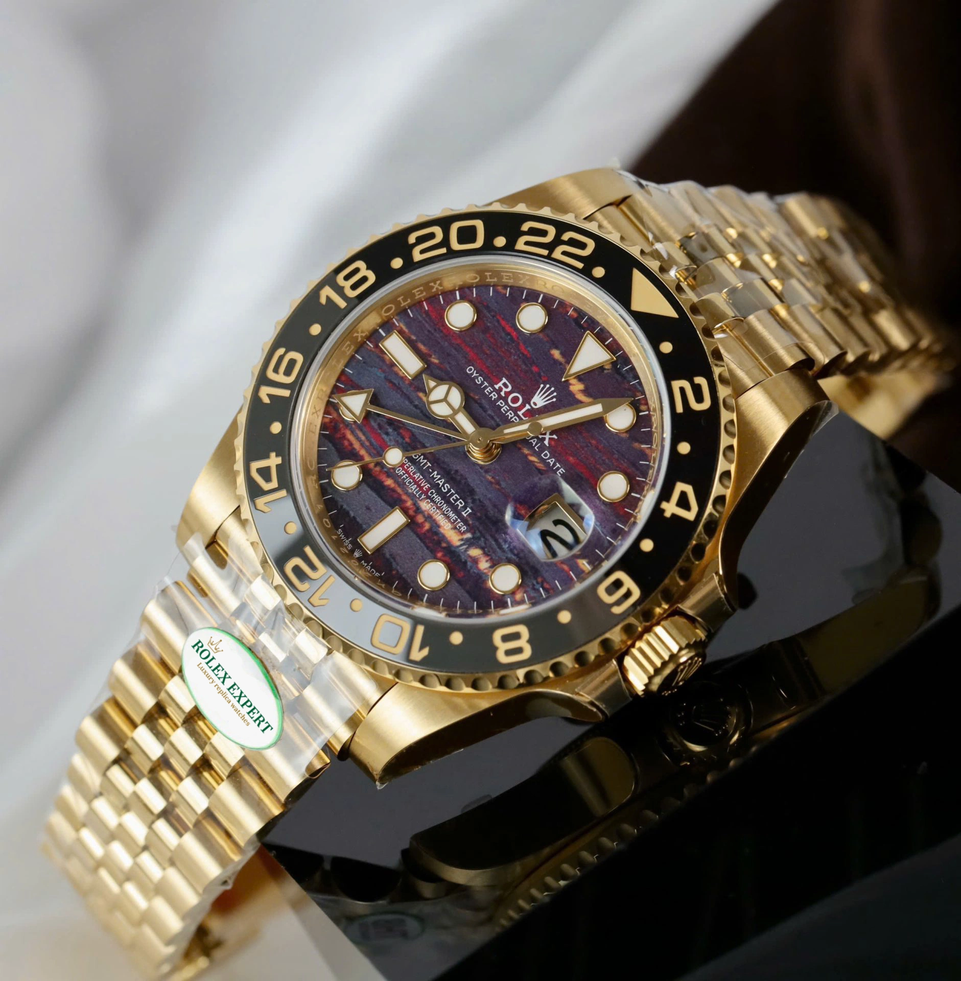 Superclone Rolex GMT-Master II 40 mm 126718GRNR Tiger Iron Dial