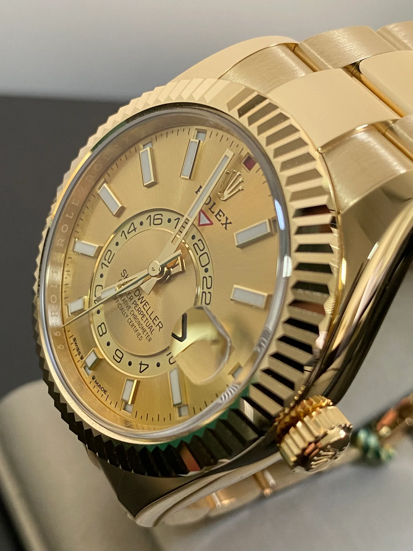Superclone Rolex Sky-Dweller 42 mm Champagne Dial 336938