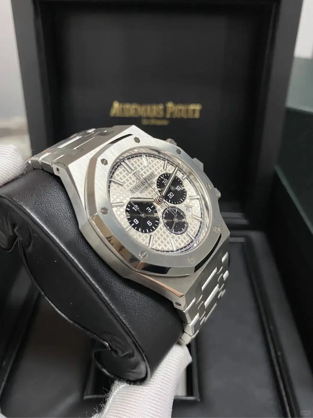 Audemars Piguet Royal Oak Selfwinding Chronograph Silver 26331ST.OO.1220ST.03