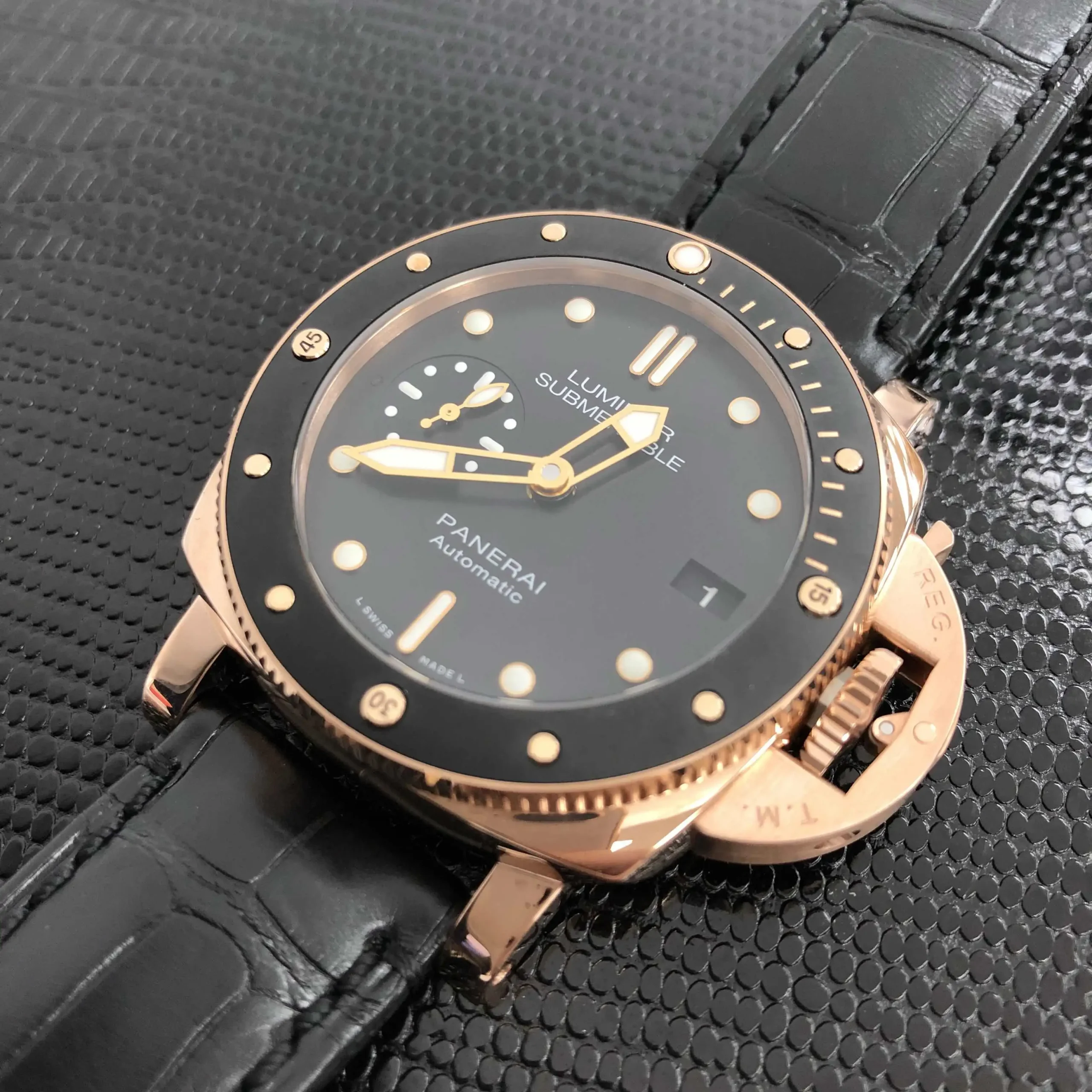 Panerai Submersible Men Automatic Black Alligator Watch PAM00974